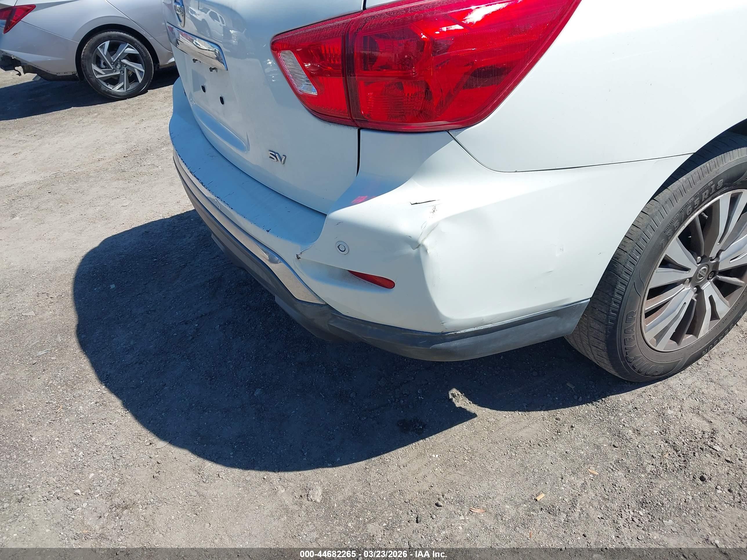 NISSAN PATHFINDER image 6