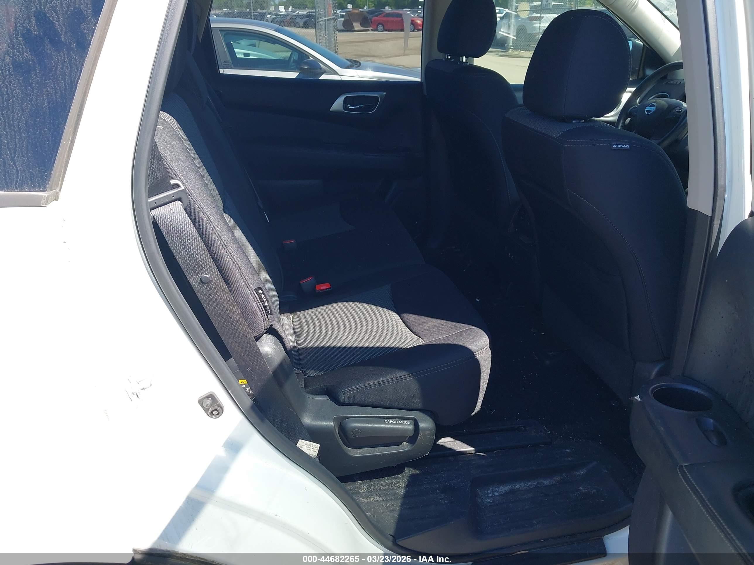 NISSAN PATHFINDER image 8