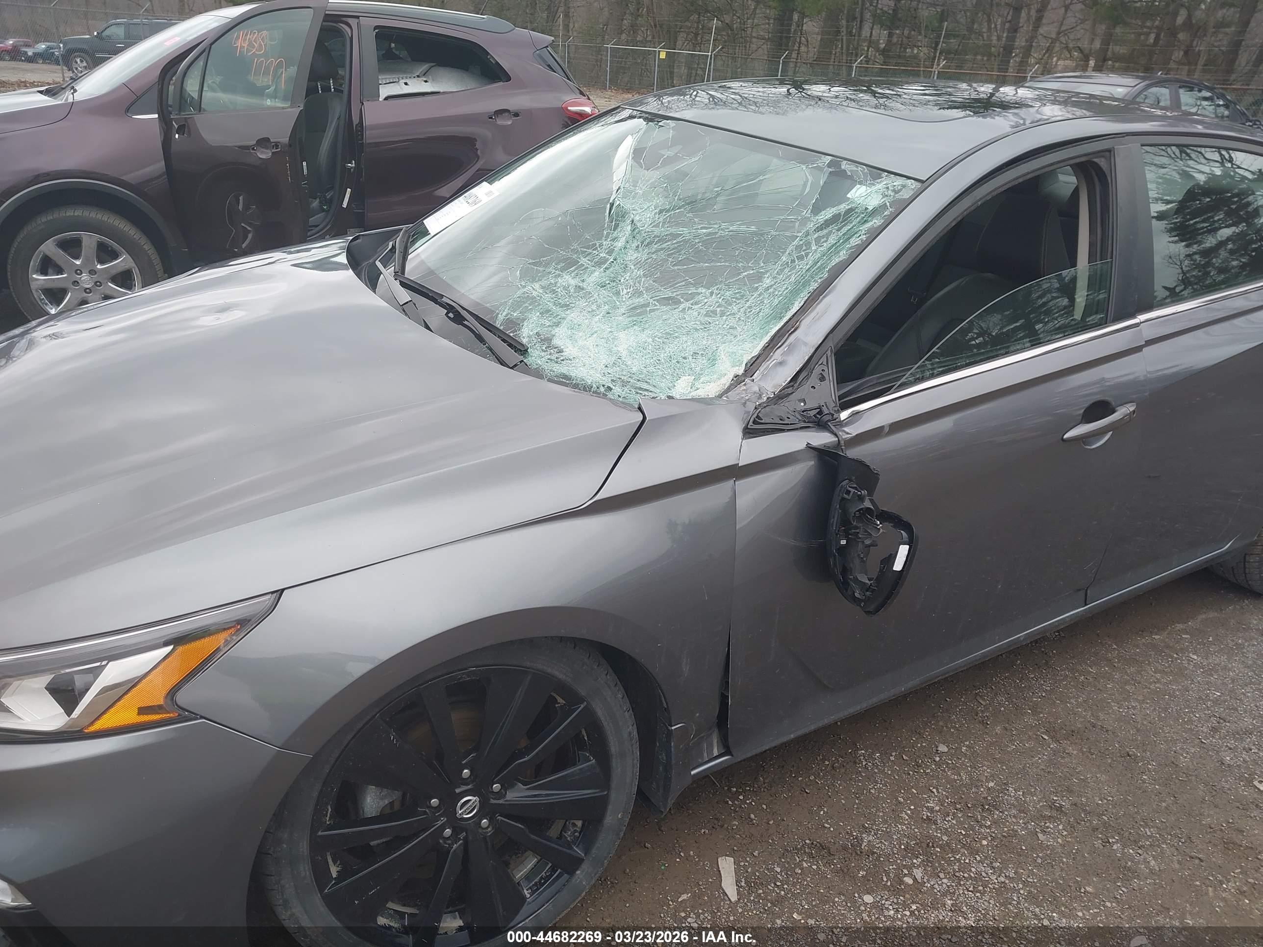 NISSAN ALTIMA image 6