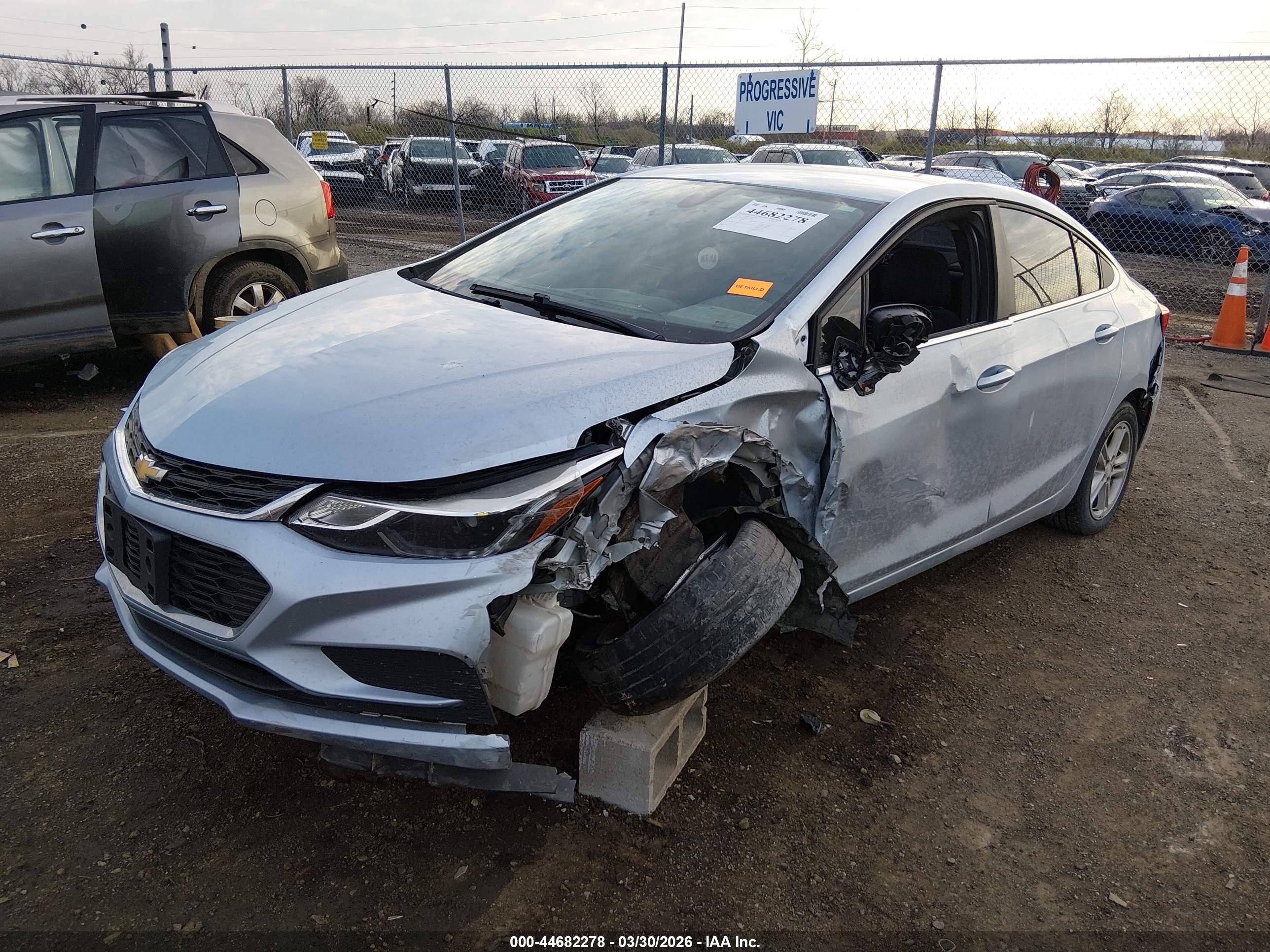 CHEVROLET CRUZE image 2