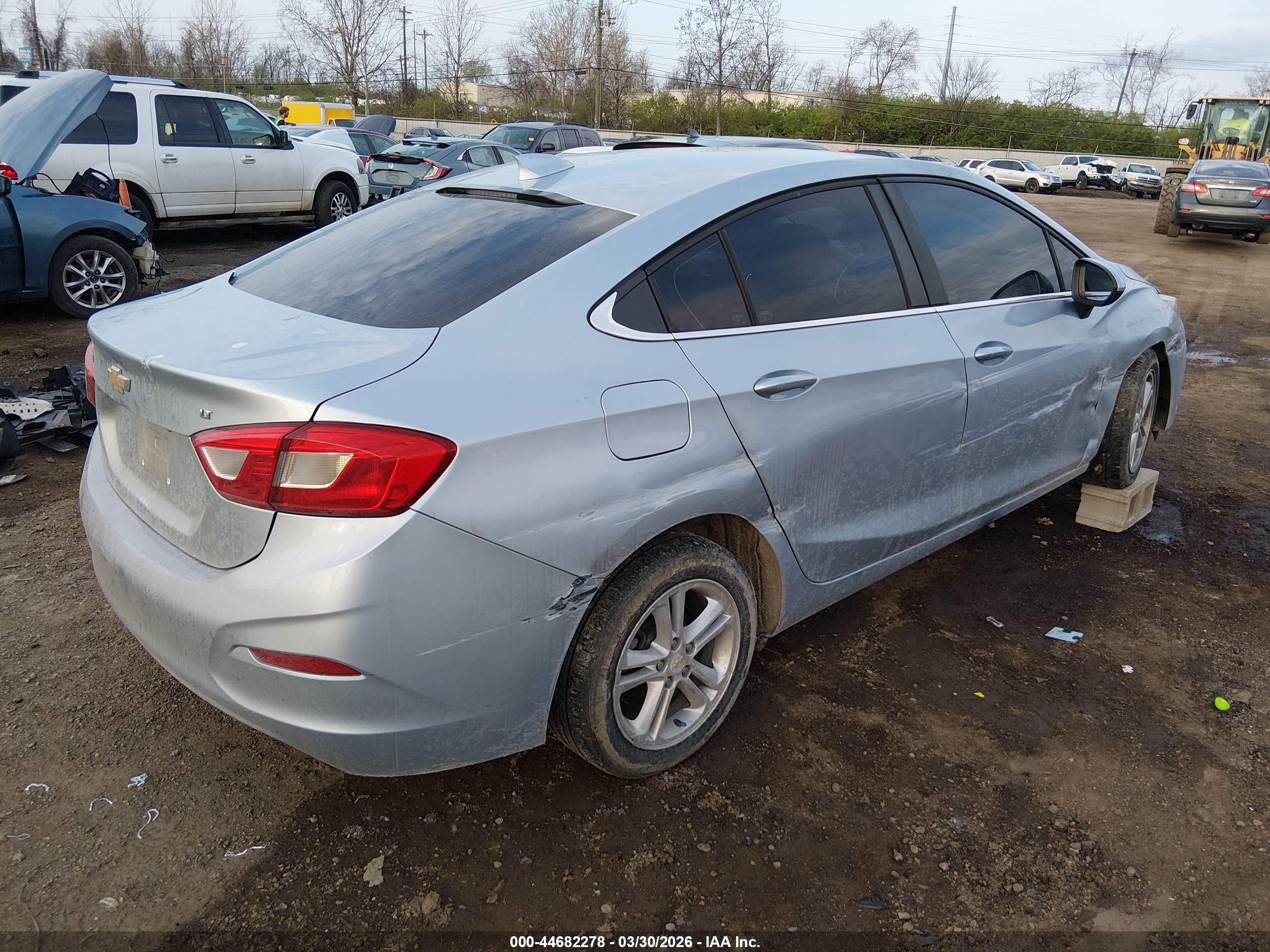 CHEVROLET CRUZE image 4