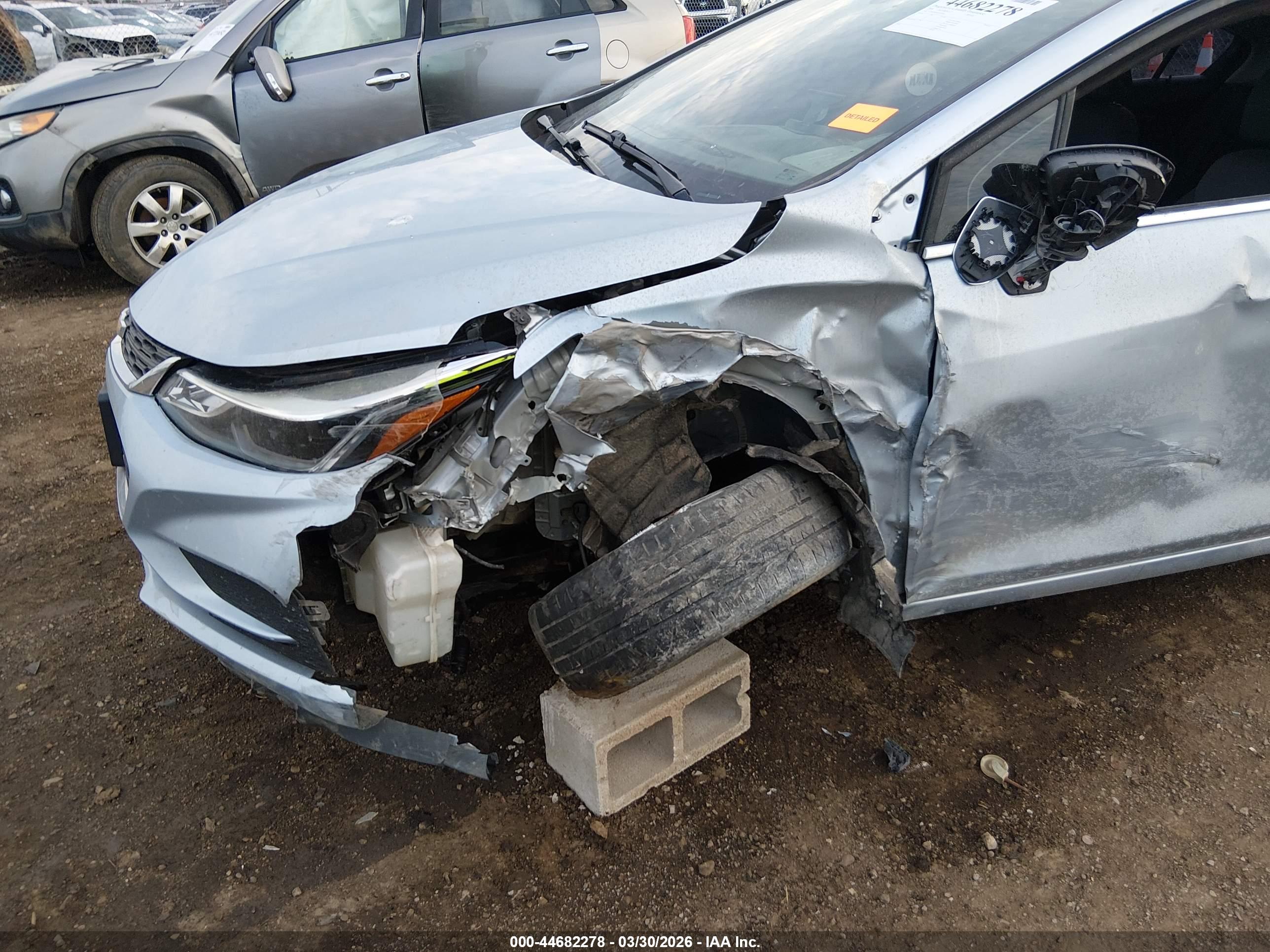 CHEVROLET CRUZE image 6