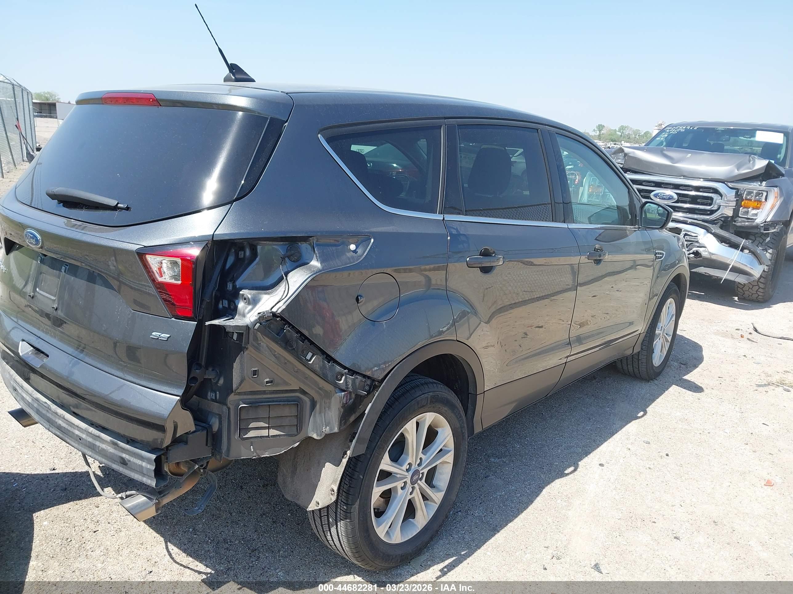 FORD ESCAPE image 4