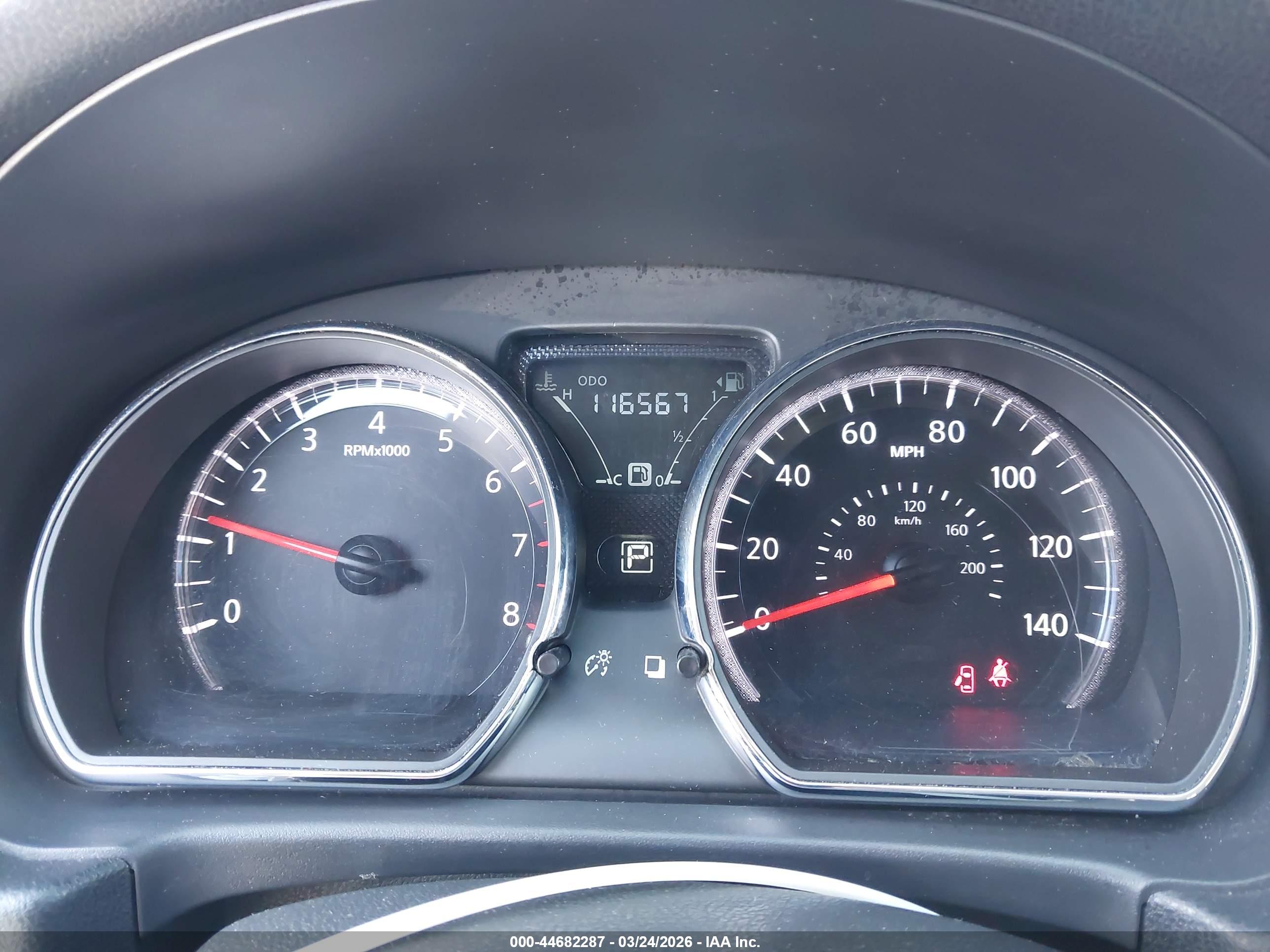 NISSAN VERSA image 7