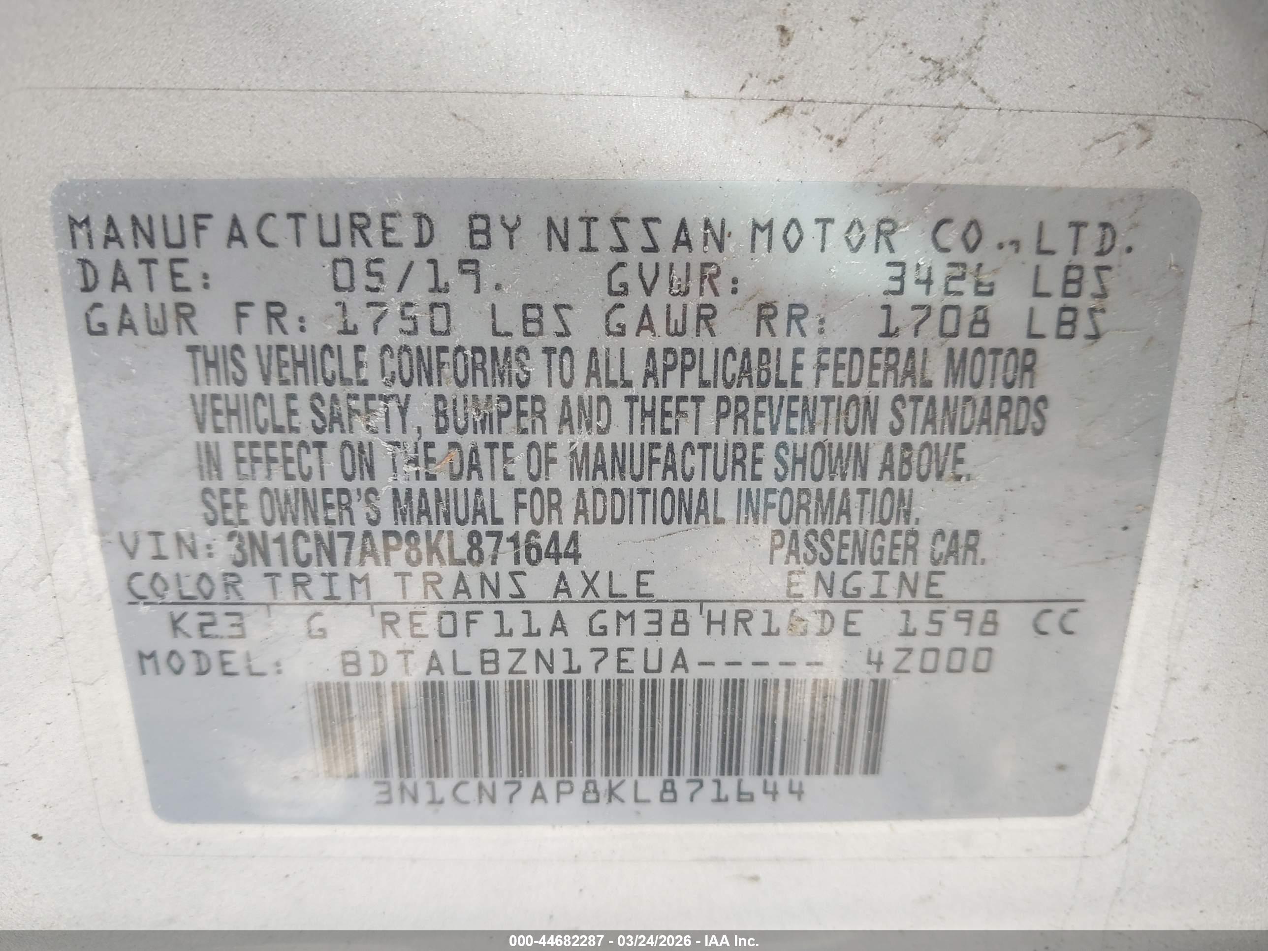 NISSAN VERSA image 9
