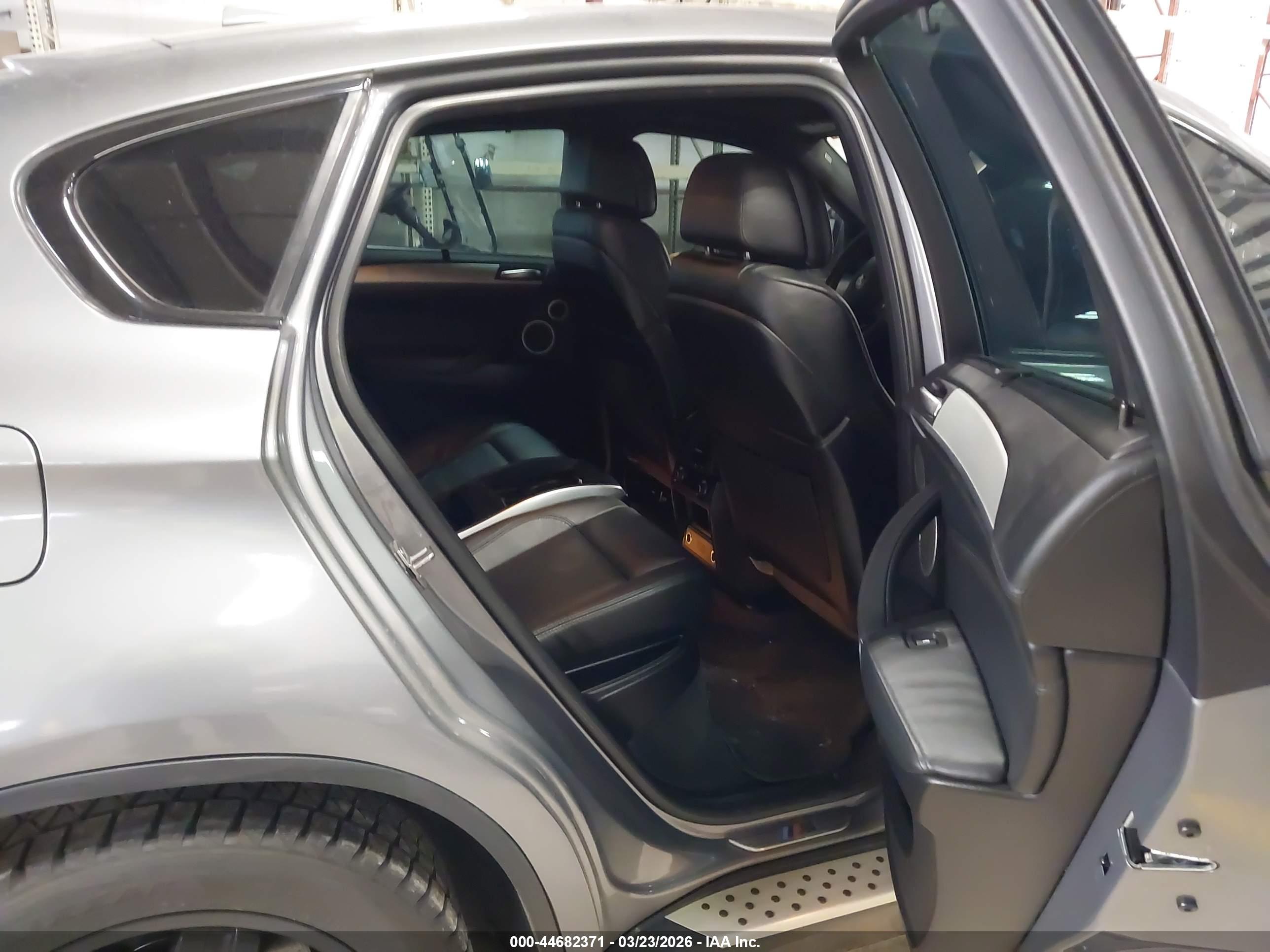 BMW X6 image 8