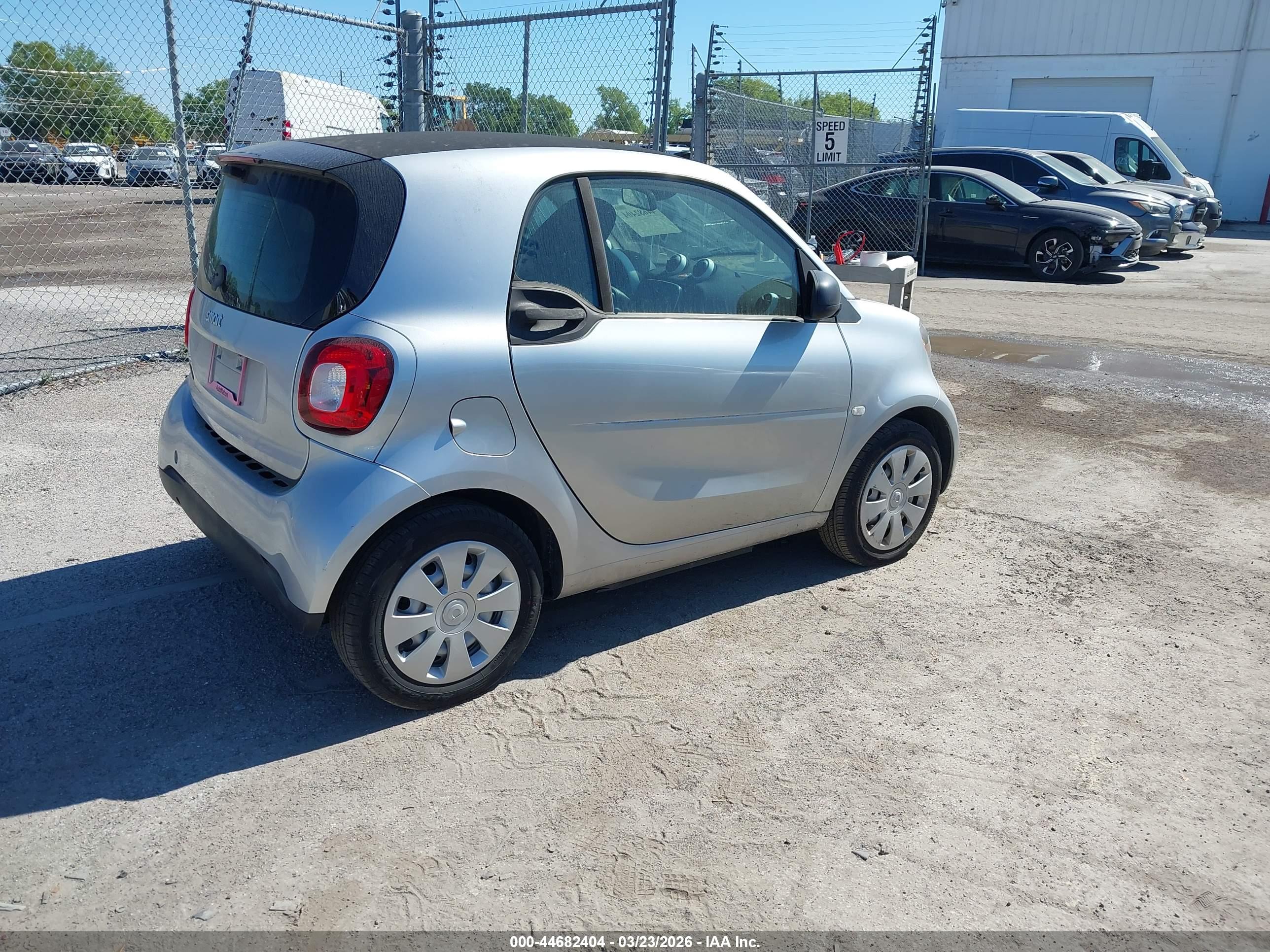 SMART FORTWO image 4