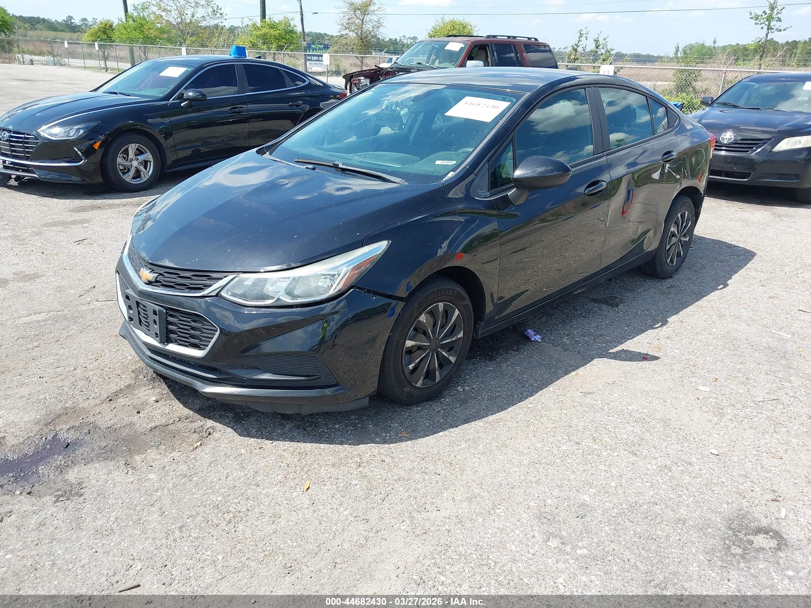 CHEVROLET CRUZE image 2