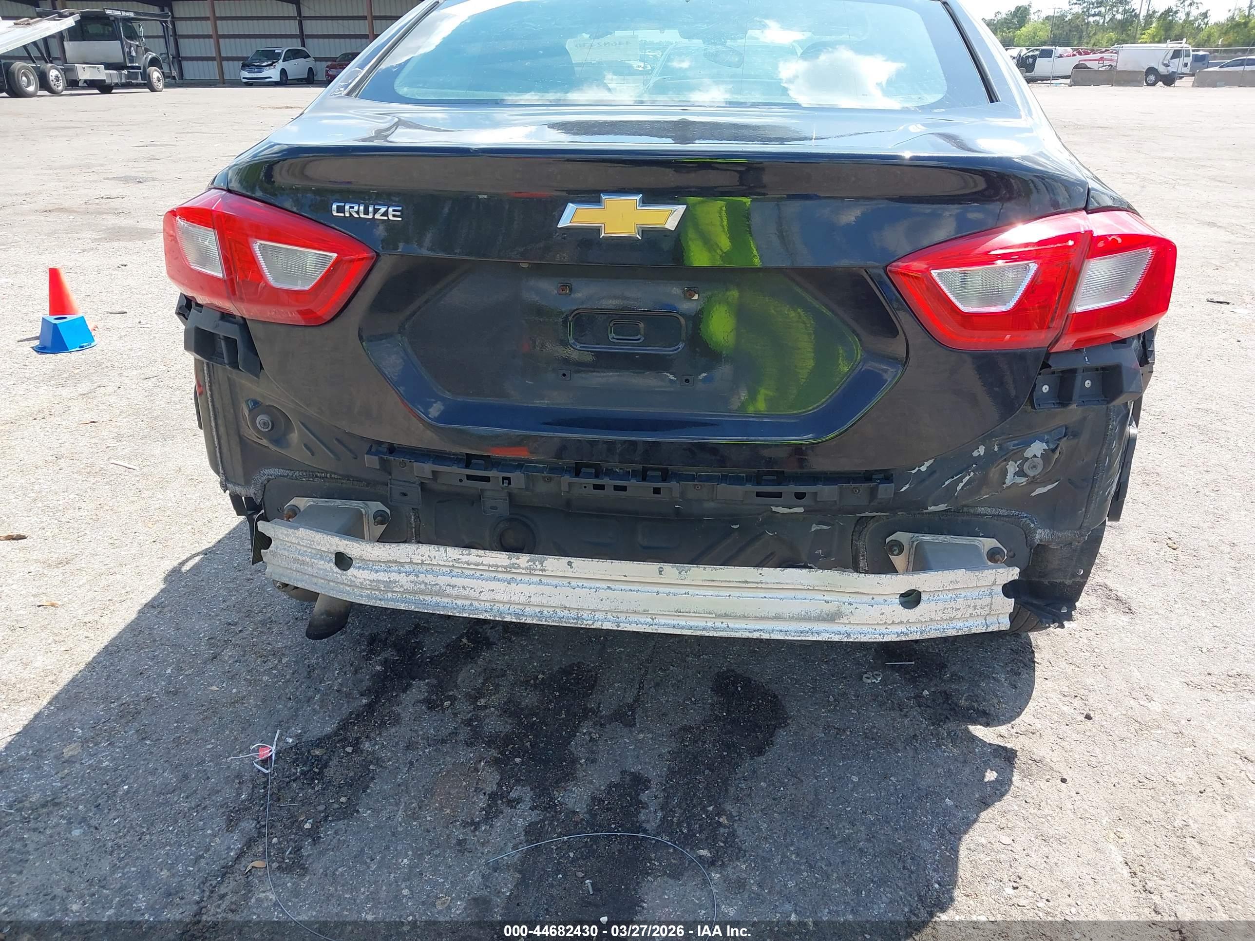 CHEVROLET CRUZE image 6