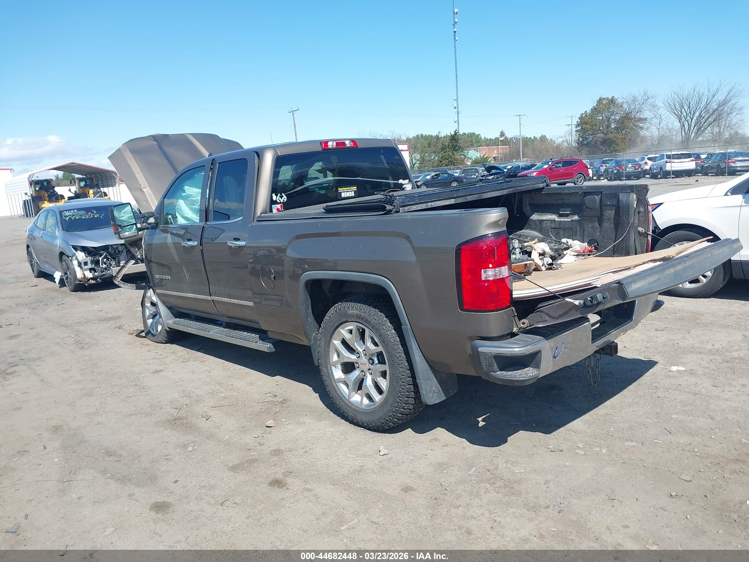 GMC SIERRA image 3