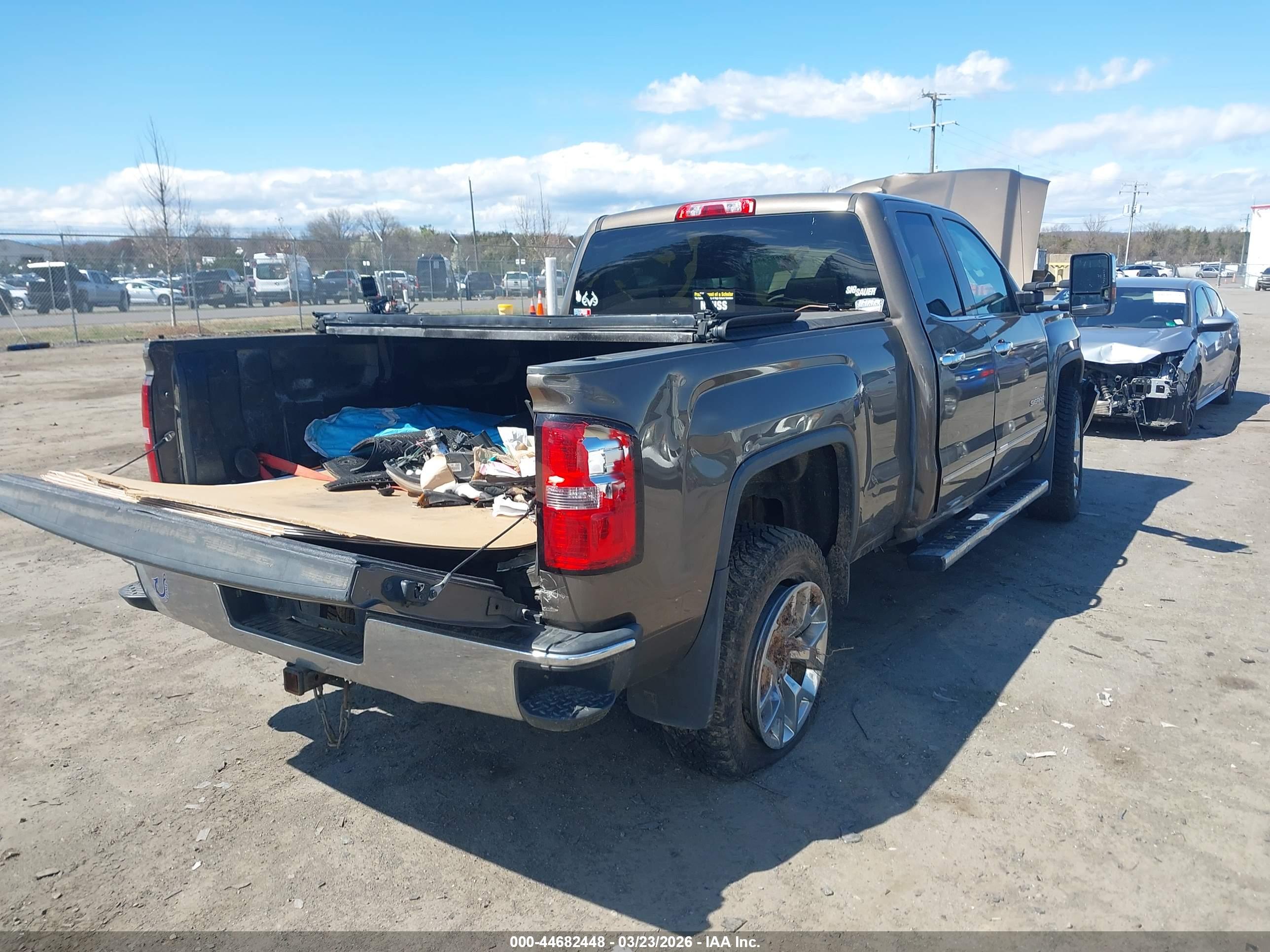 GMC SIERRA image 4