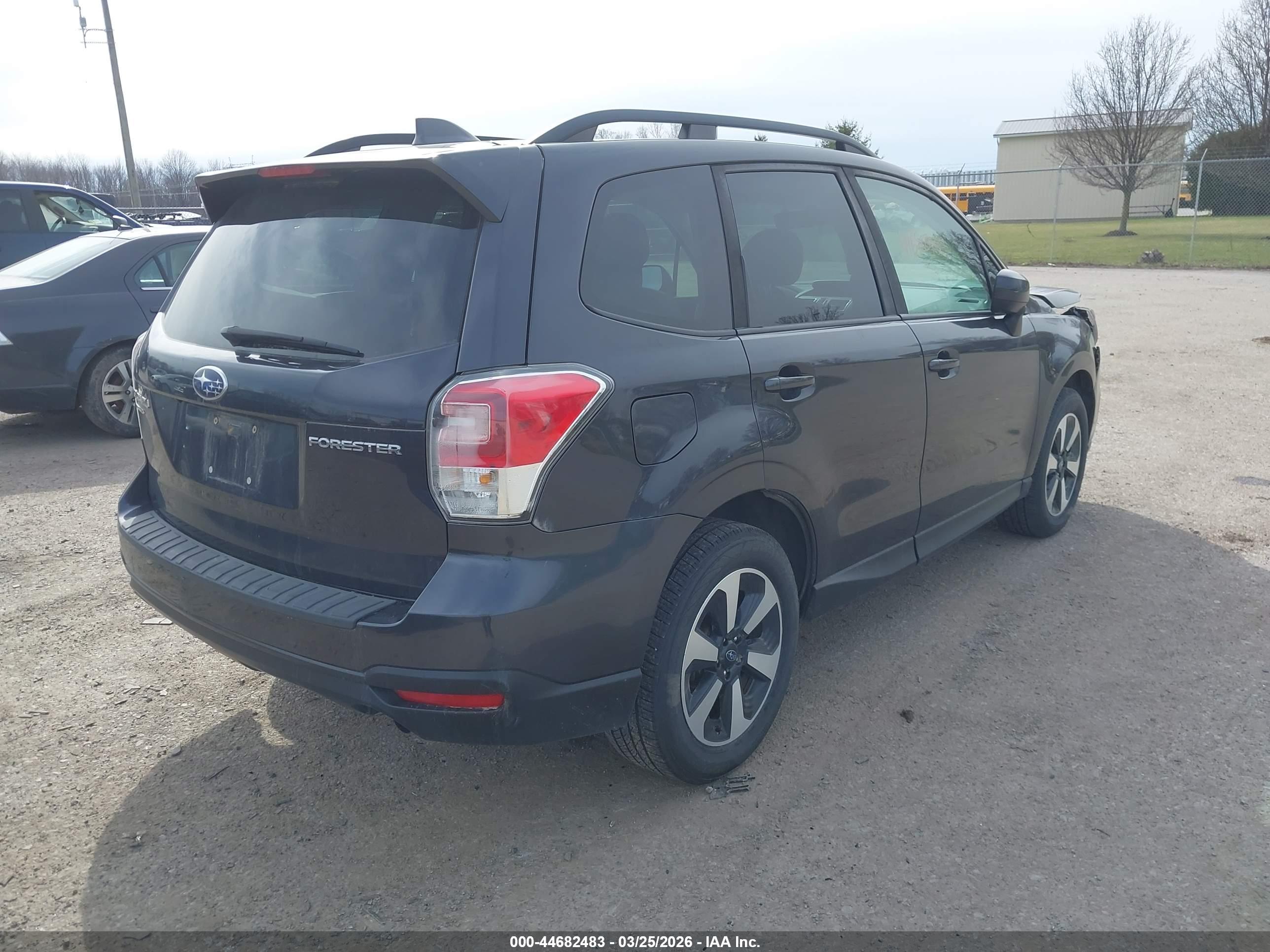 SUBARU FORESTER image 4