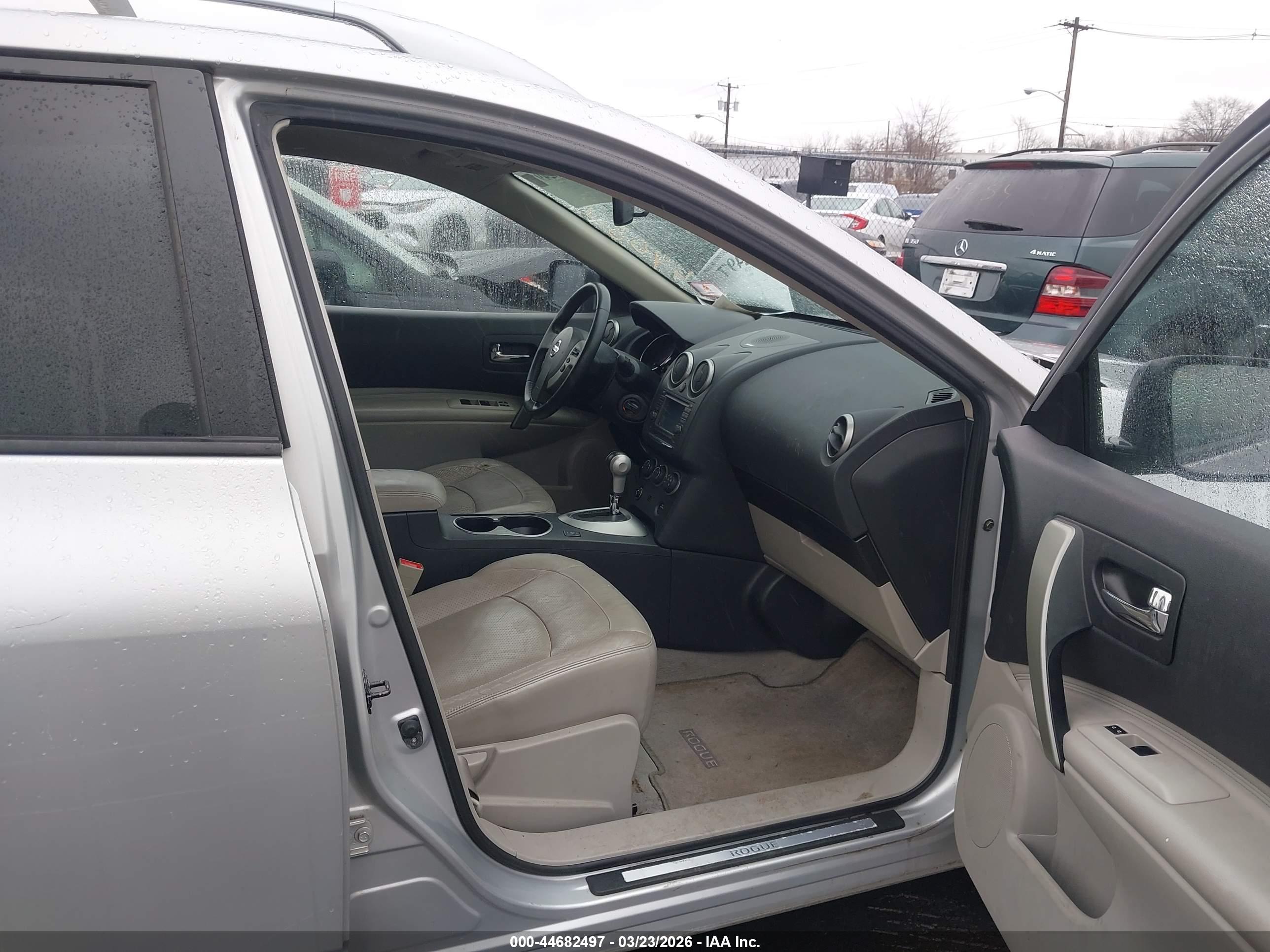 NISSAN ROGUE image 5