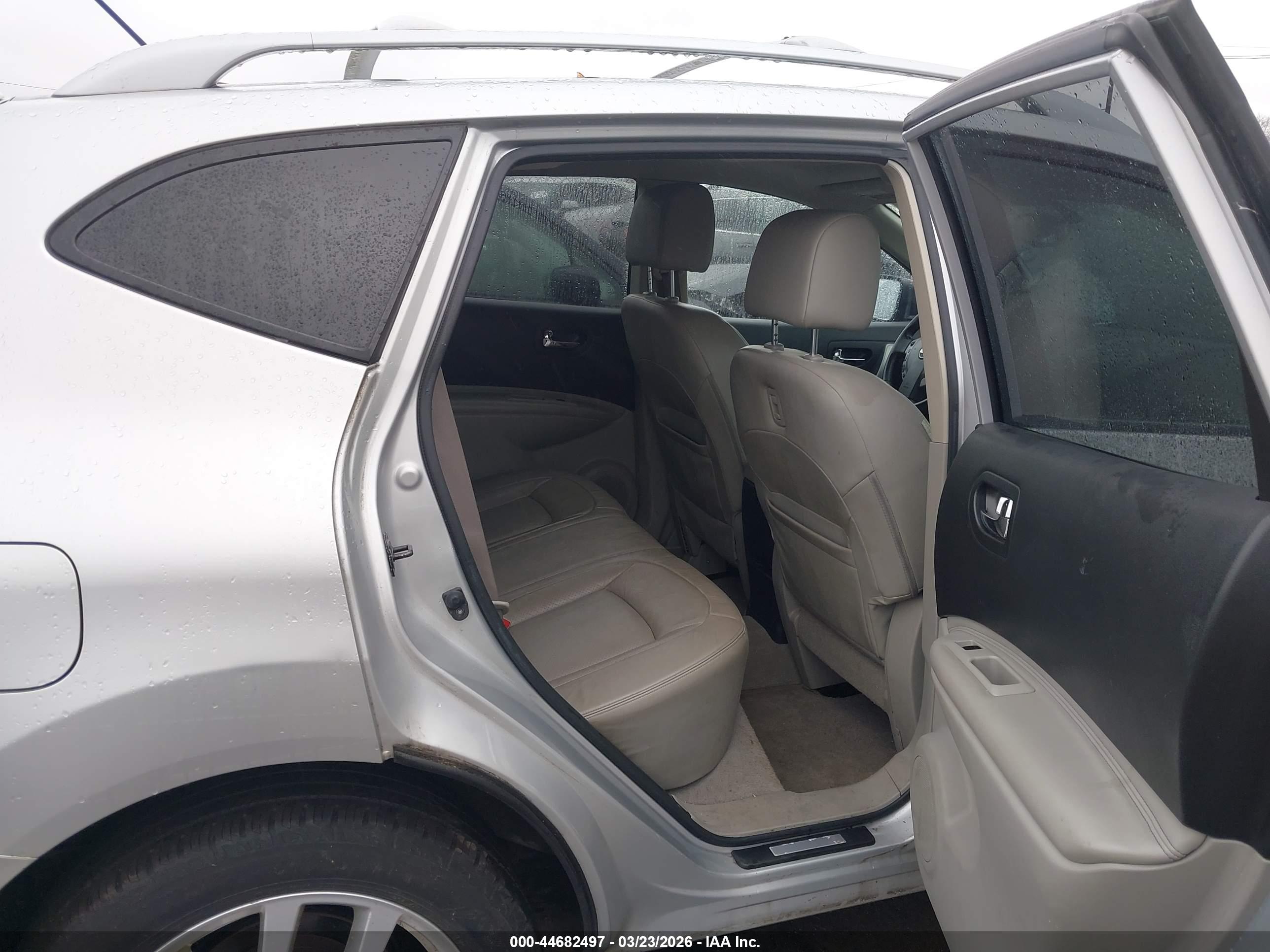 NISSAN ROGUE image 8