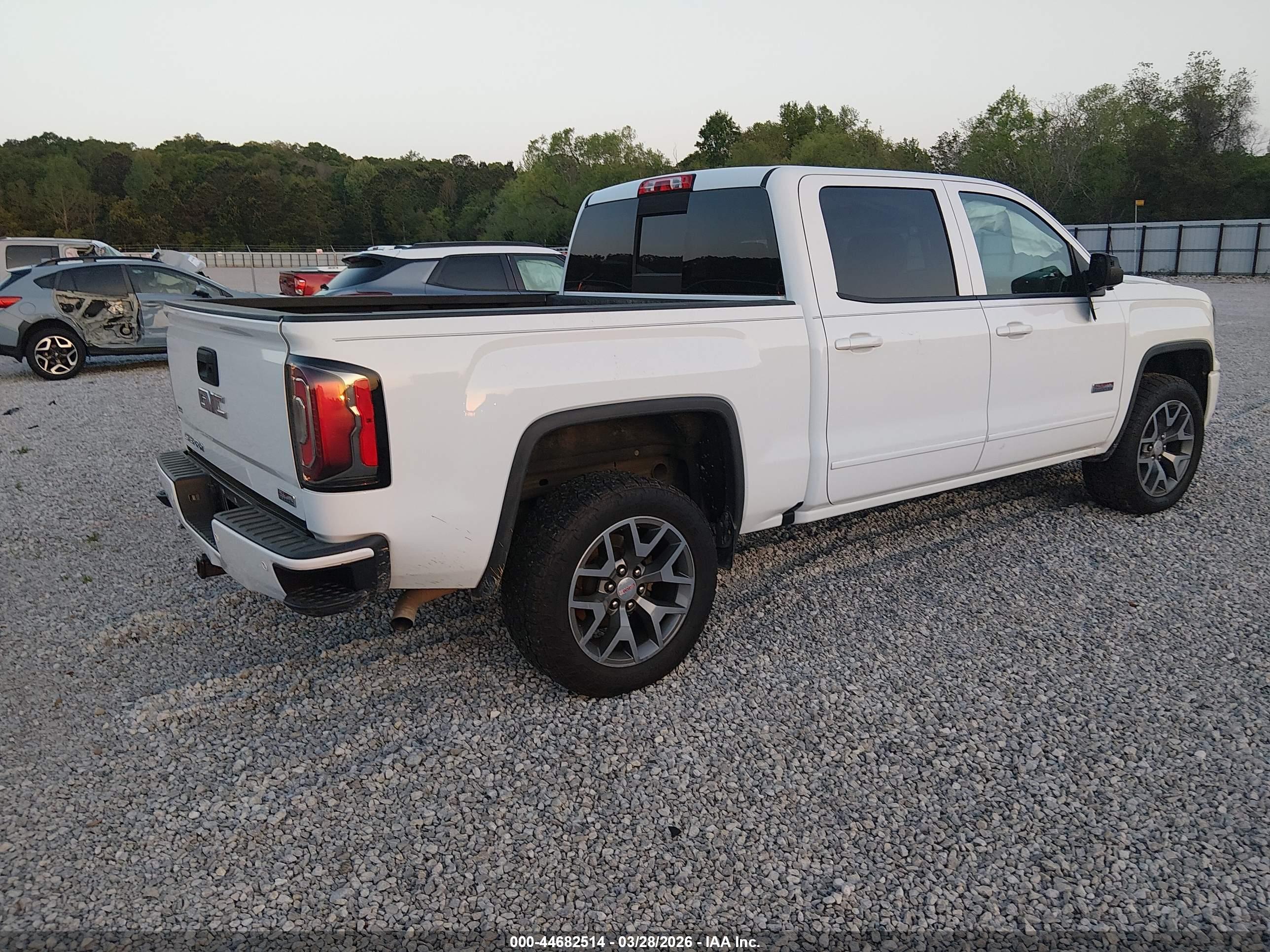 GMC SIERRA image 4