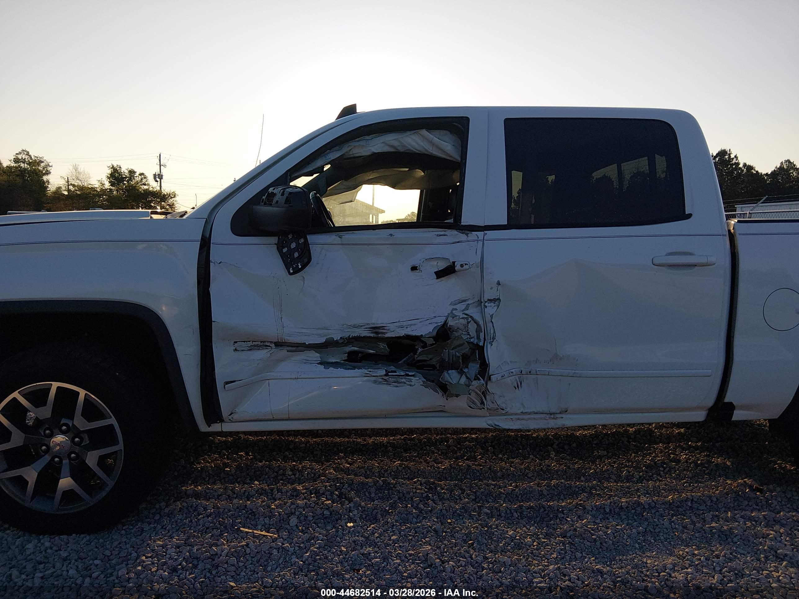 GMC SIERRA image 6