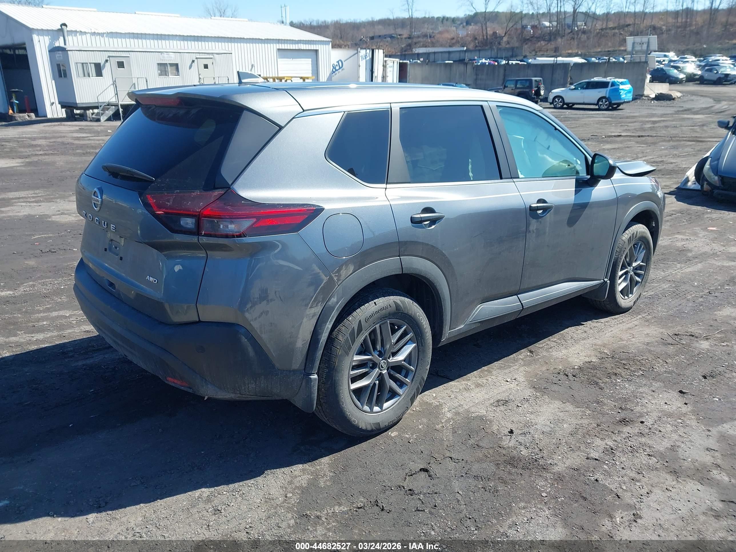 NISSAN ROGUE image 4
