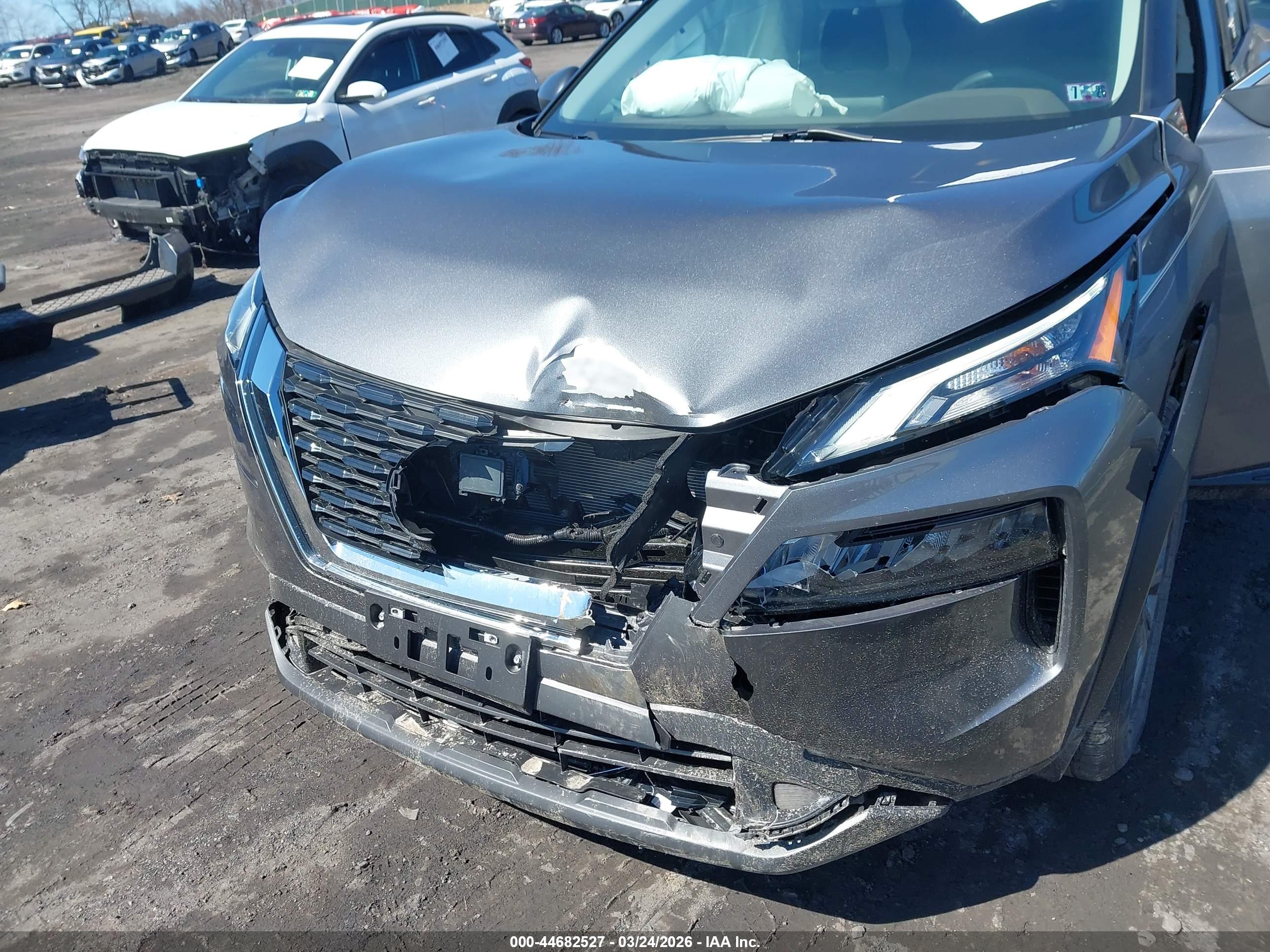 NISSAN ROGUE image 6