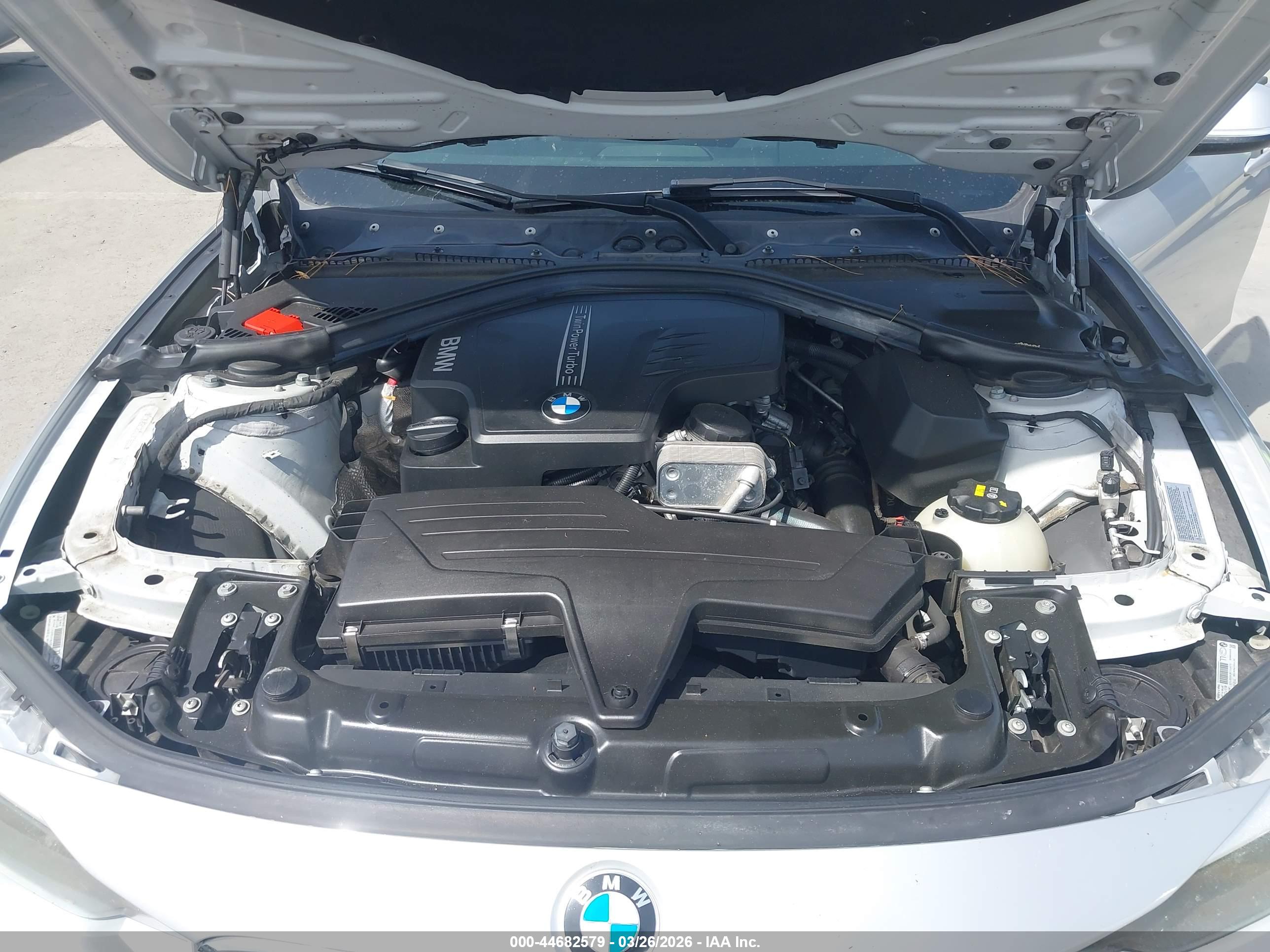 BMW 320I image 10