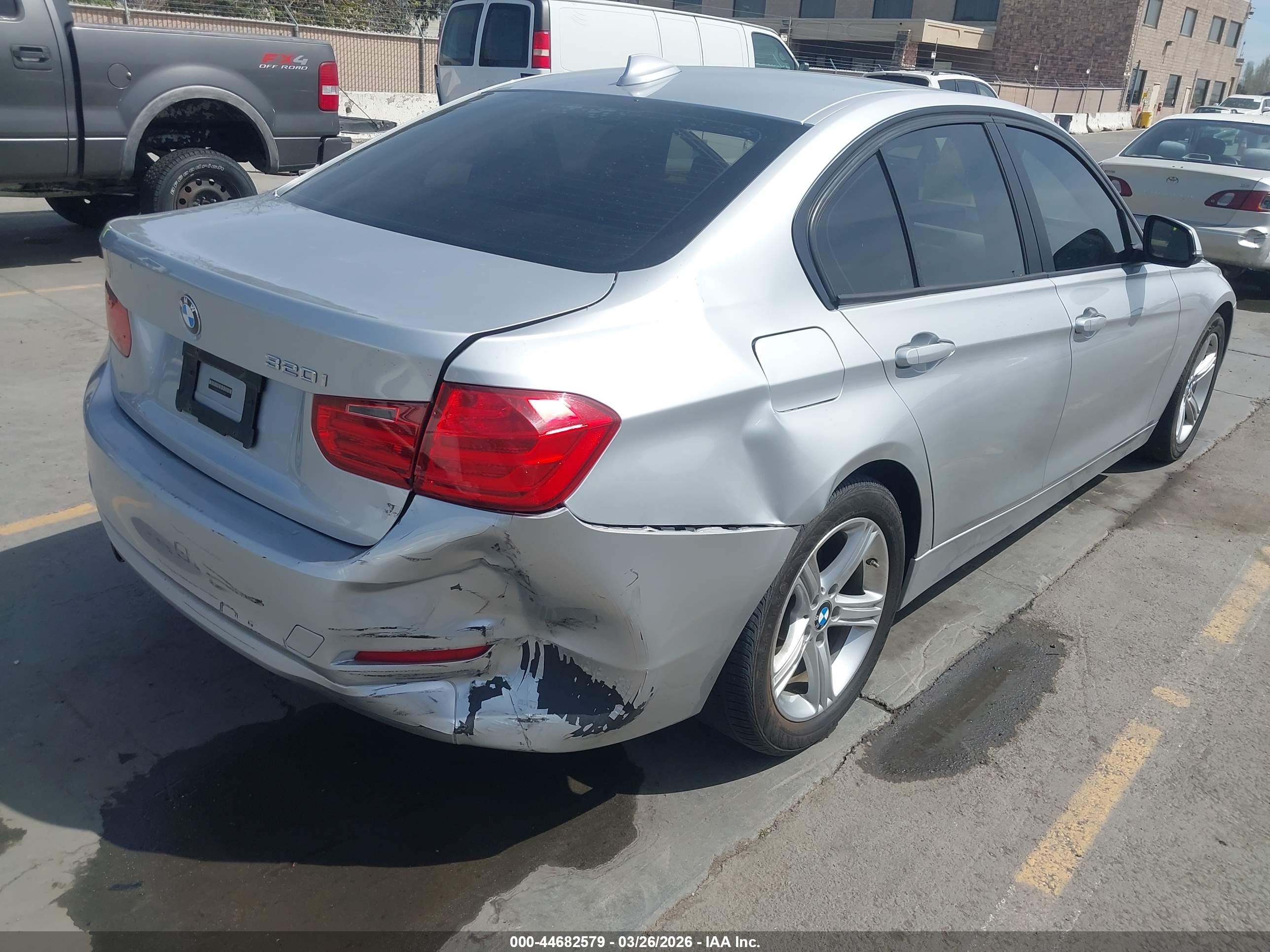 BMW 320I image 6
