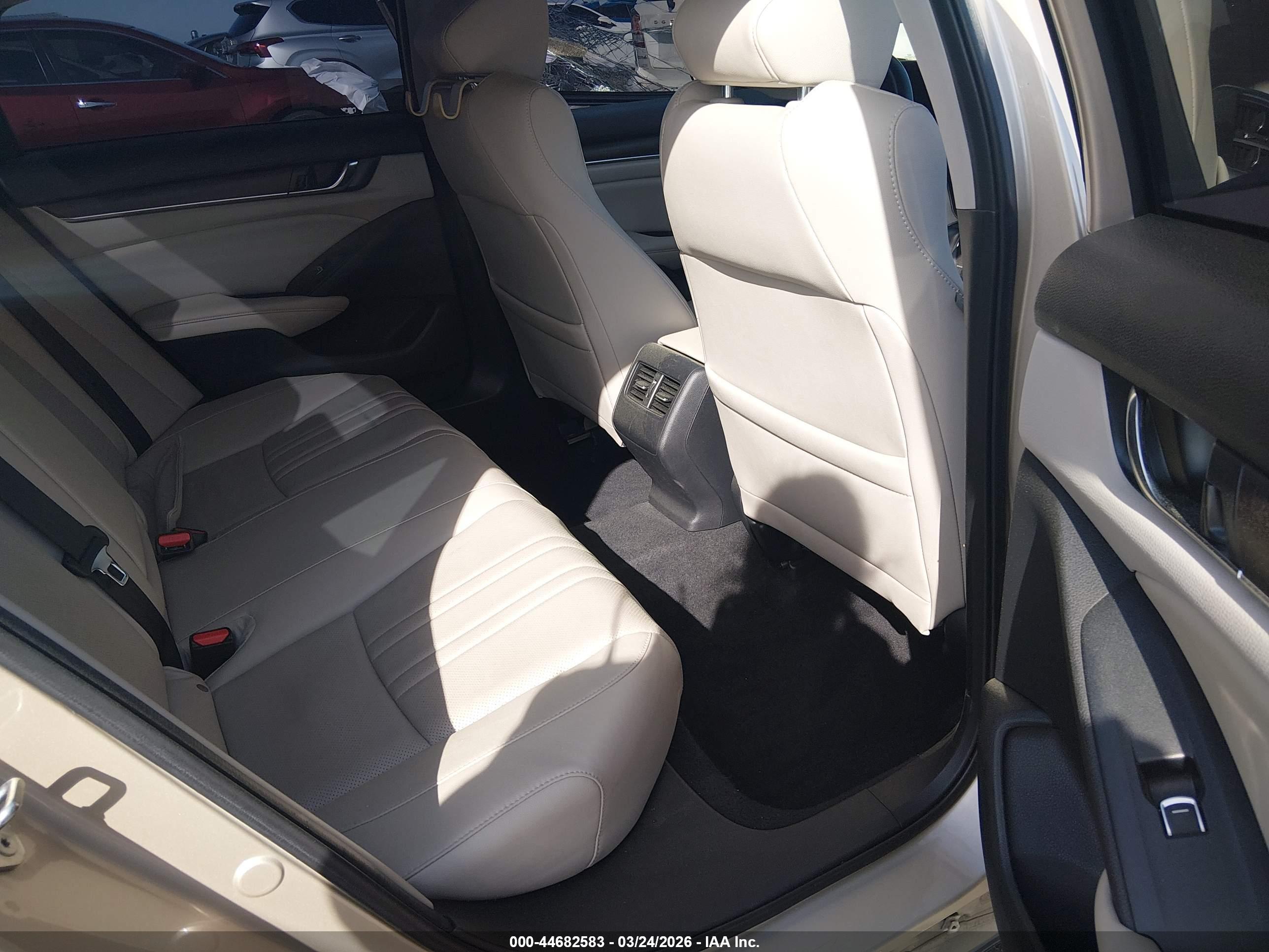 HONDA ACCORD image 8