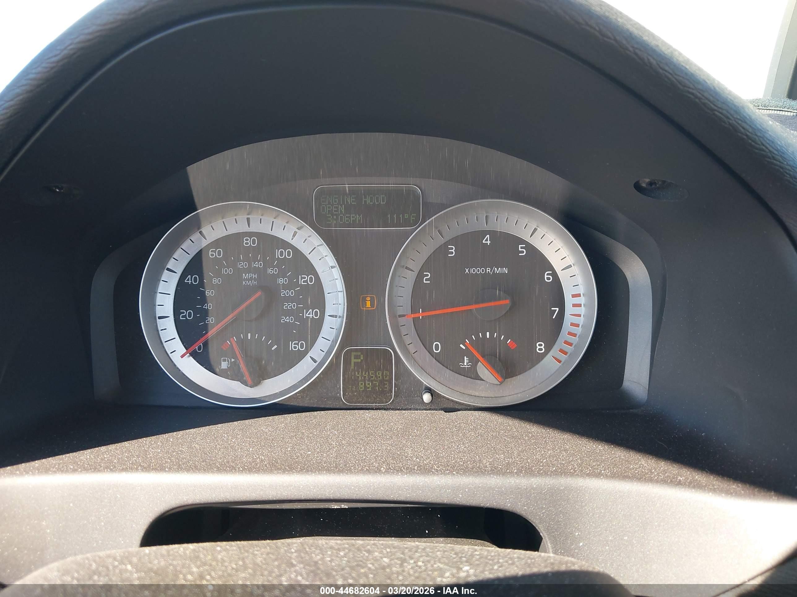 VOLVO C70 image 7