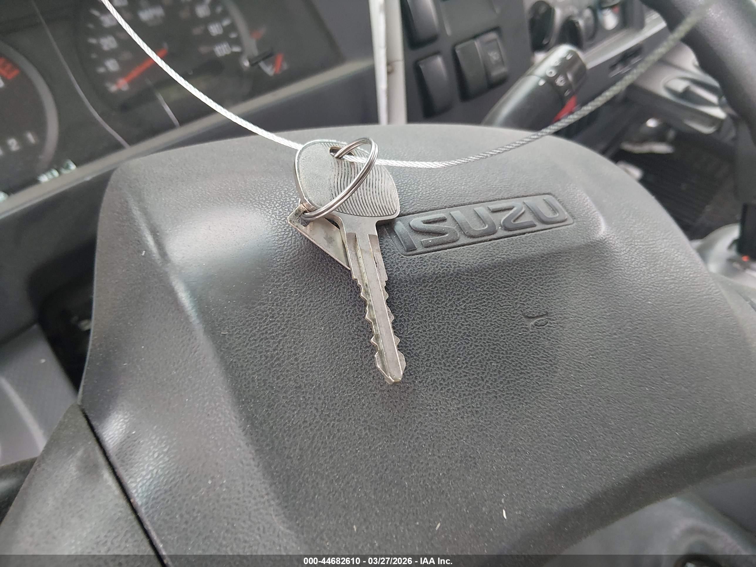 ISUZU NPR image 11