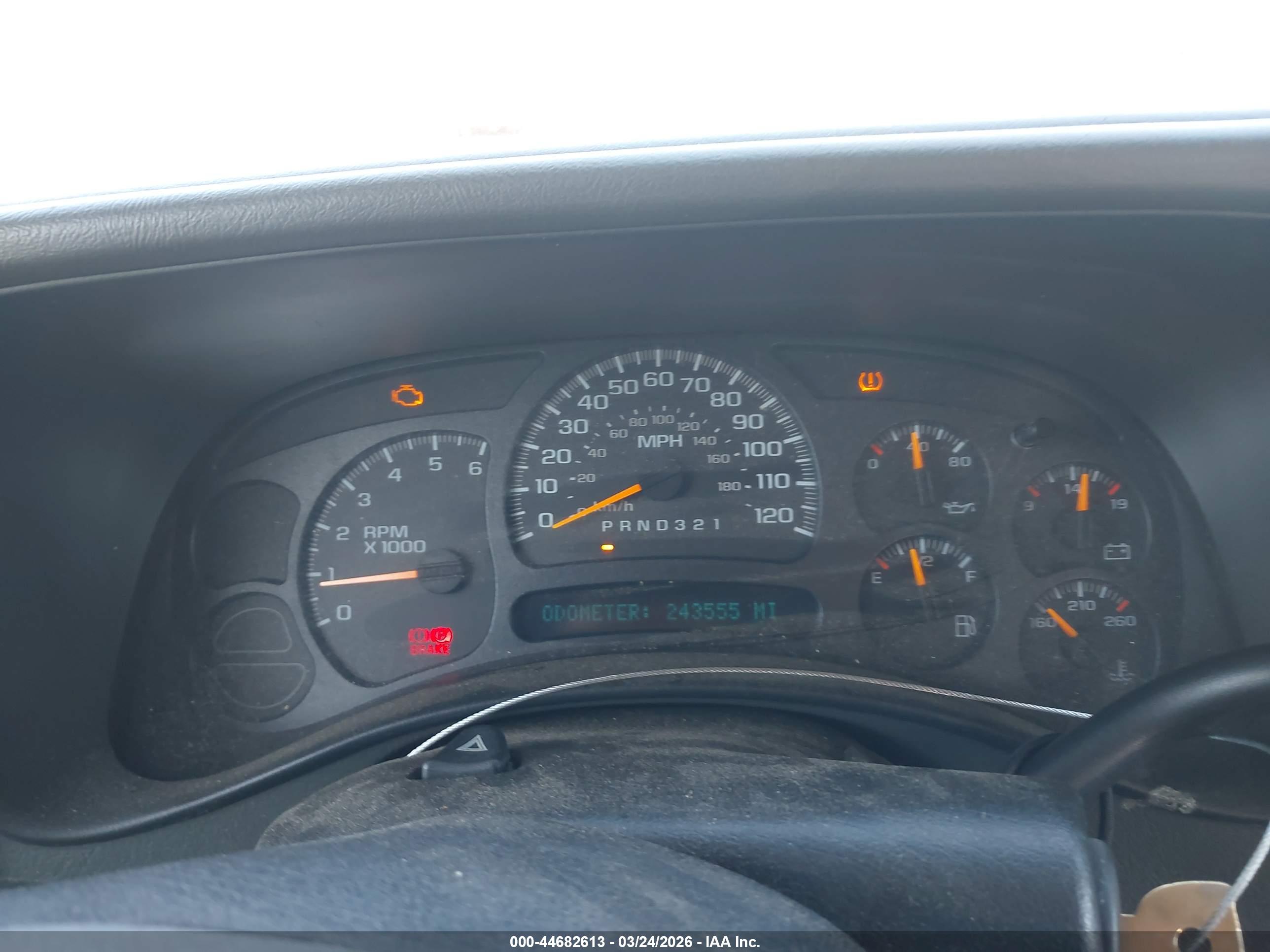 CHEVROLET SUBURBAN image 7