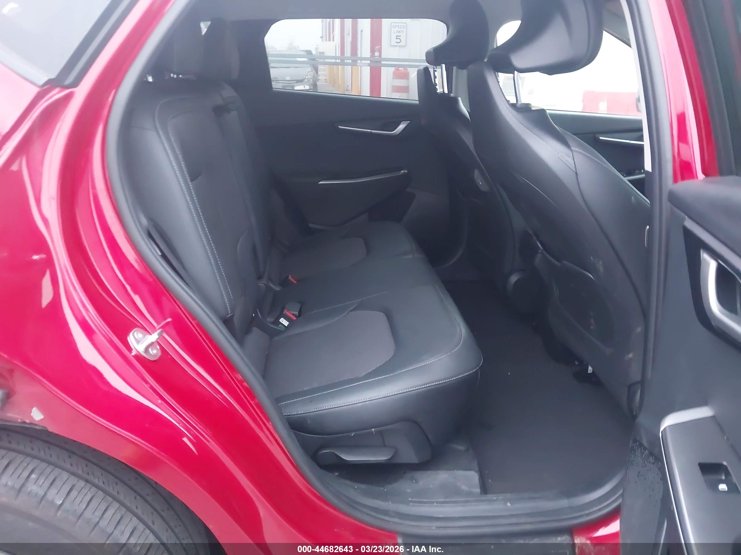 KIA EV6 image 8