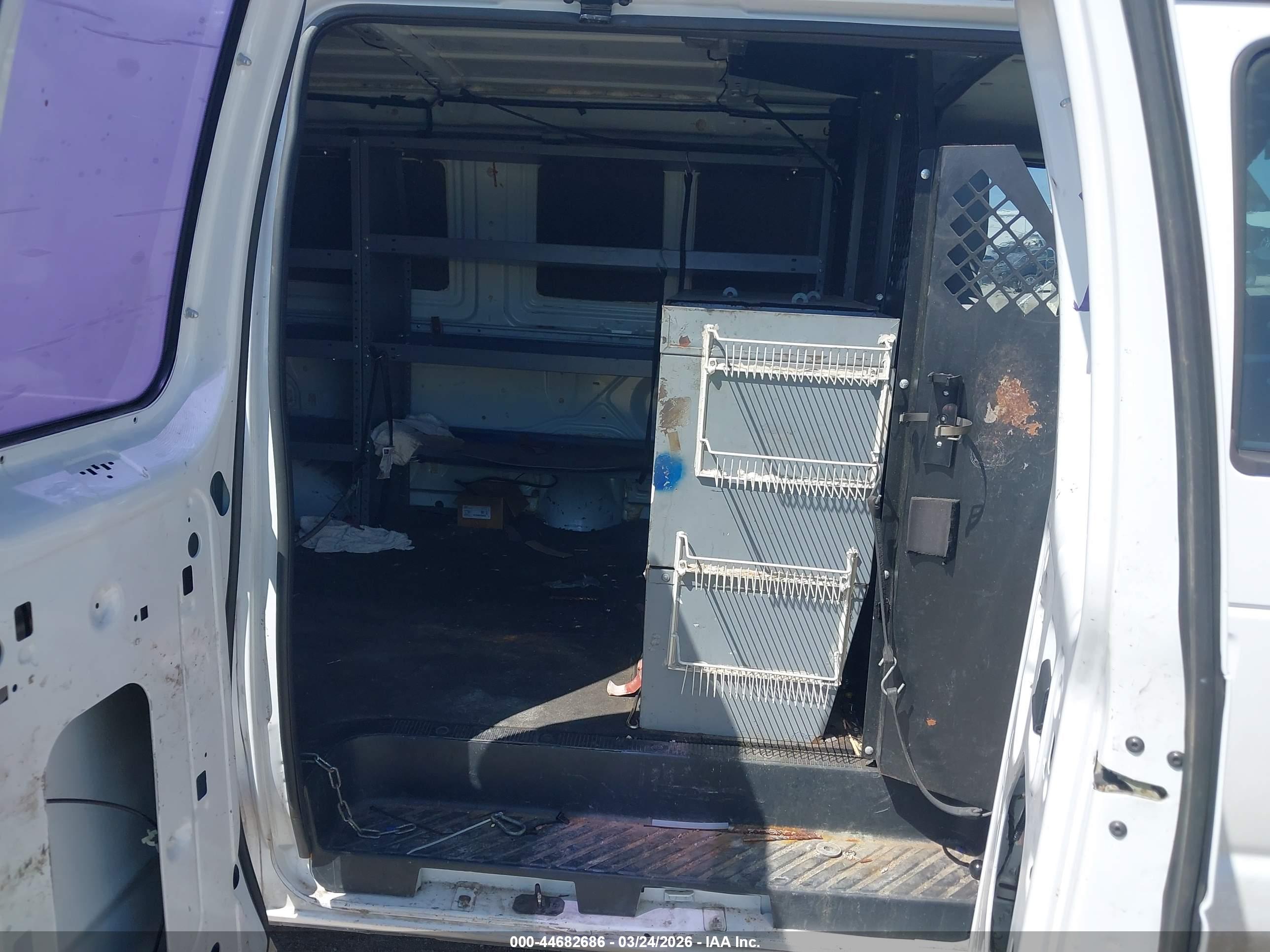 FORD E-350 image 8