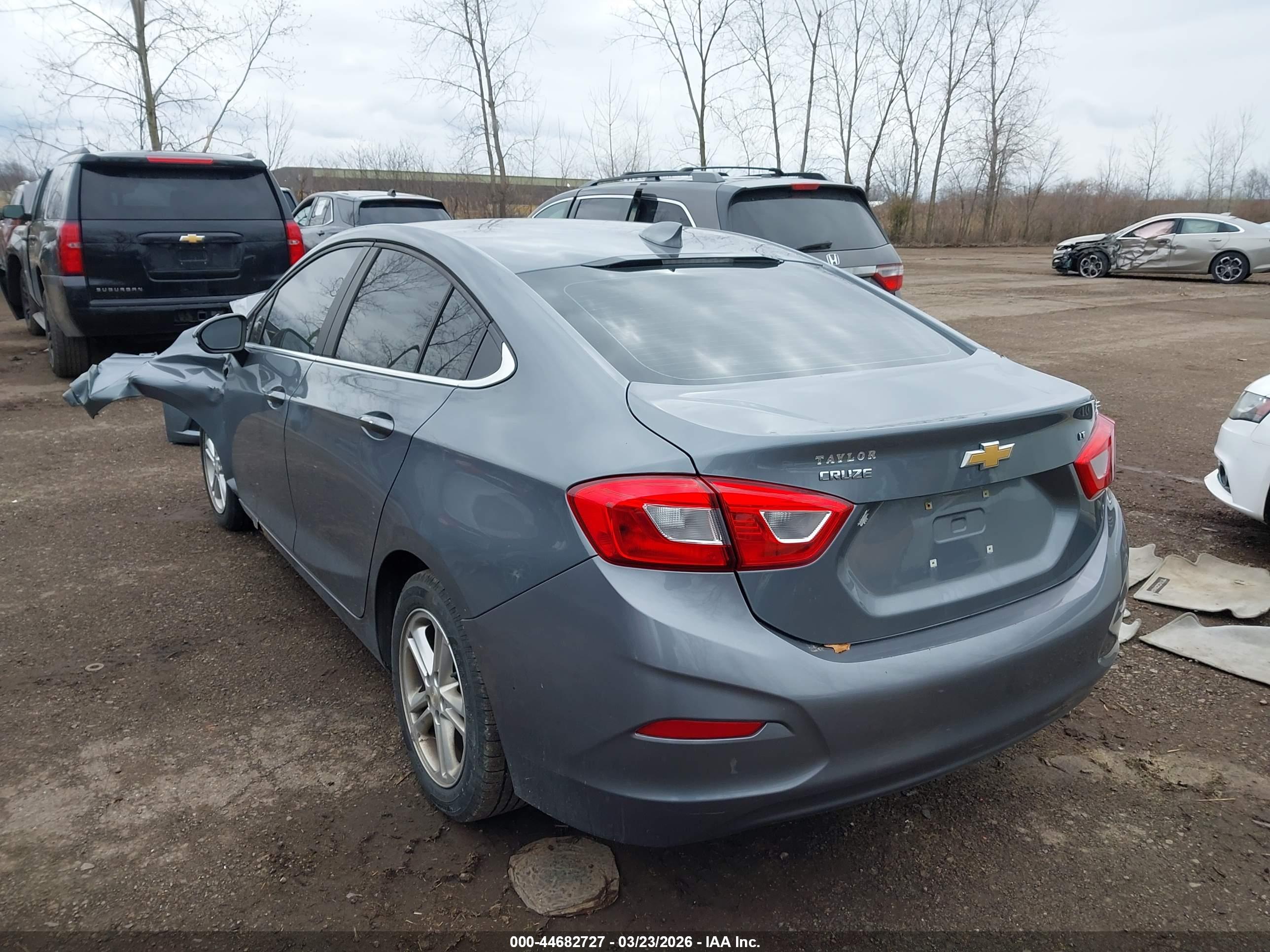 CHEVROLET CRUZE image 3