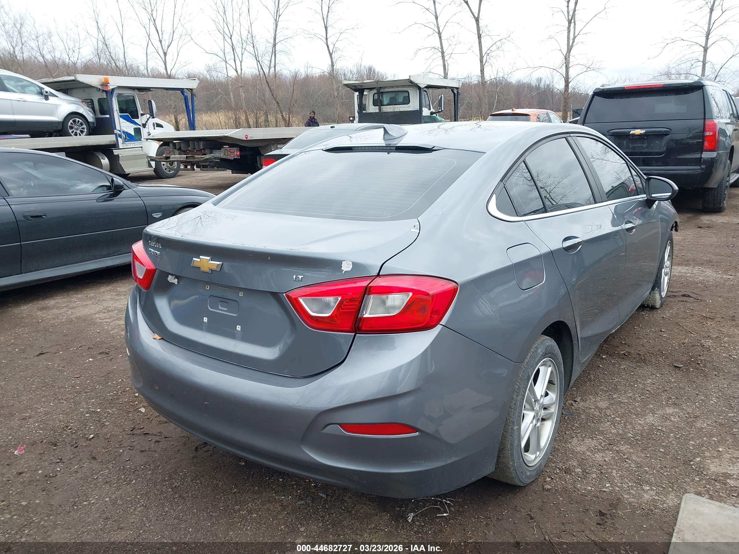 CHEVROLET CRUZE image 4