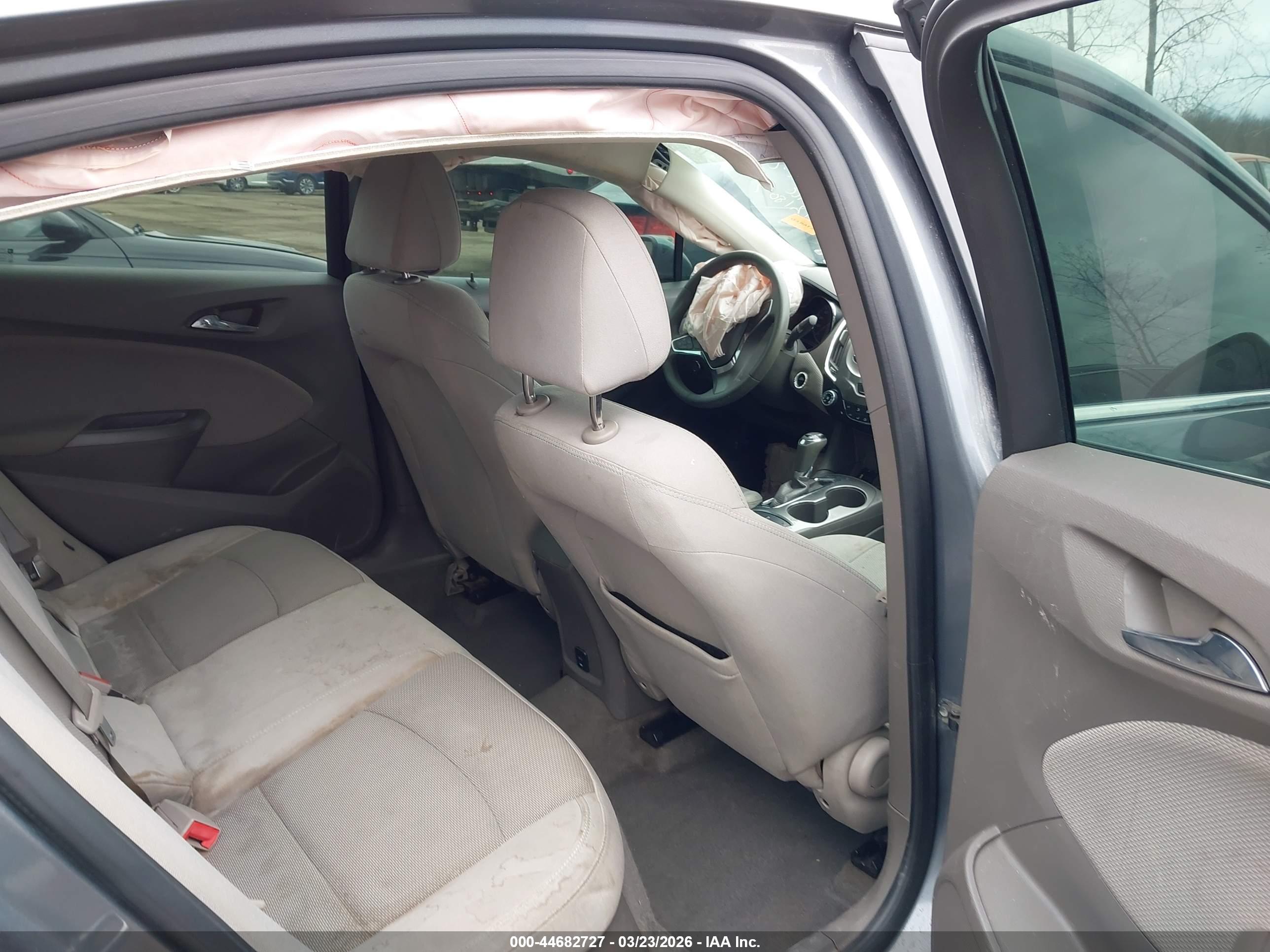 CHEVROLET CRUZE image 8