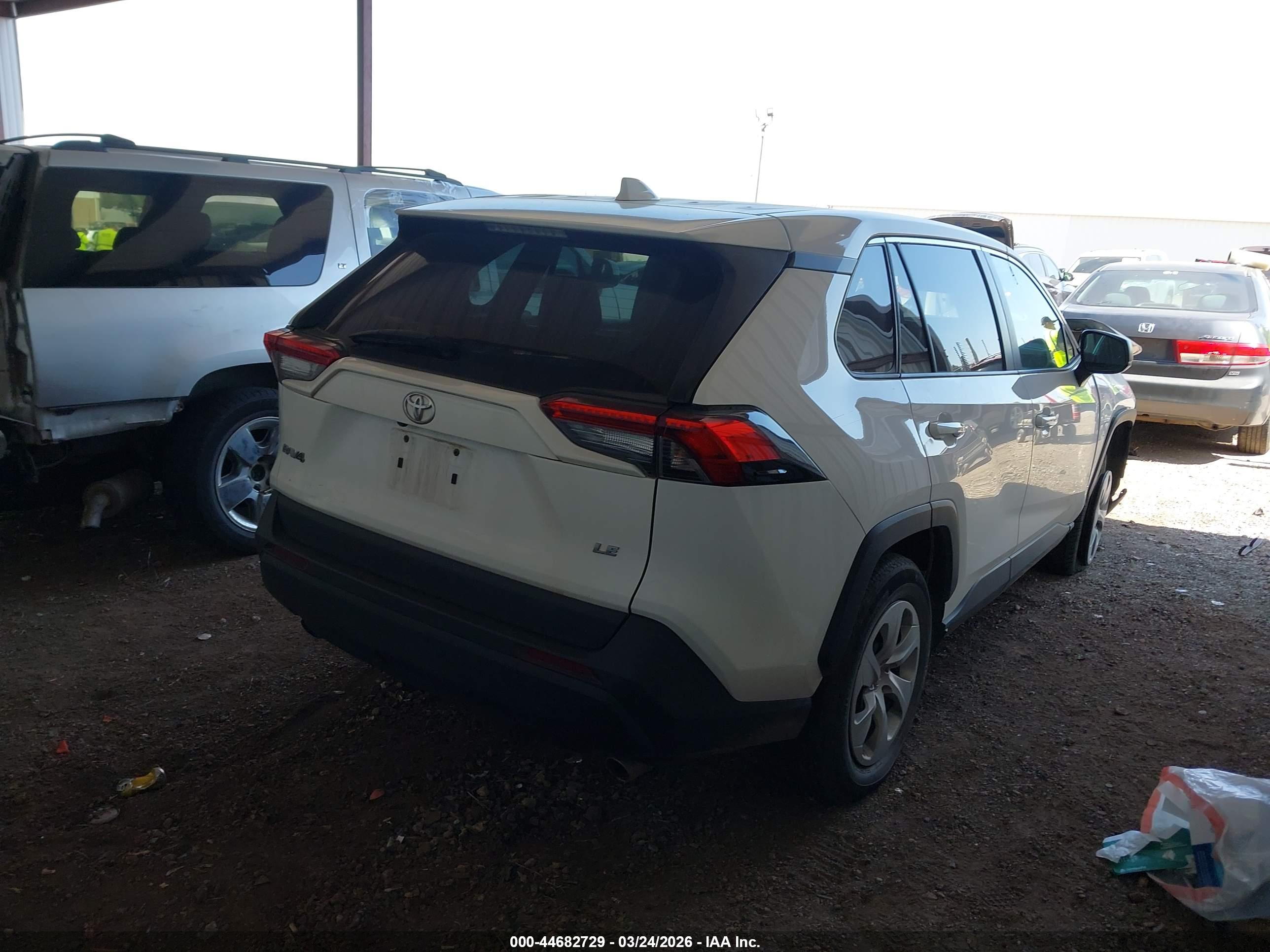 TOYOTA RAV4 image 4