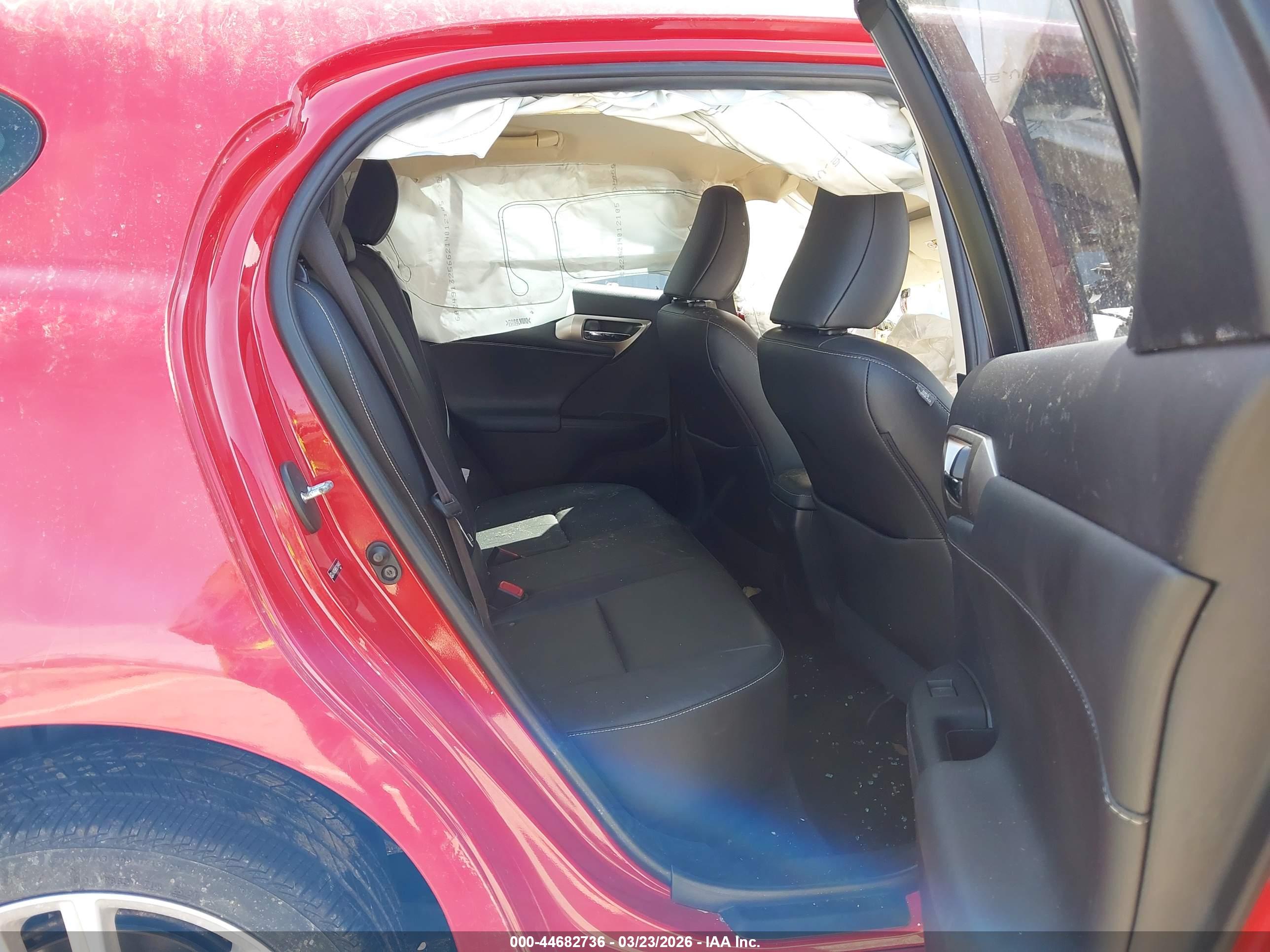 LEXUS CT image 8