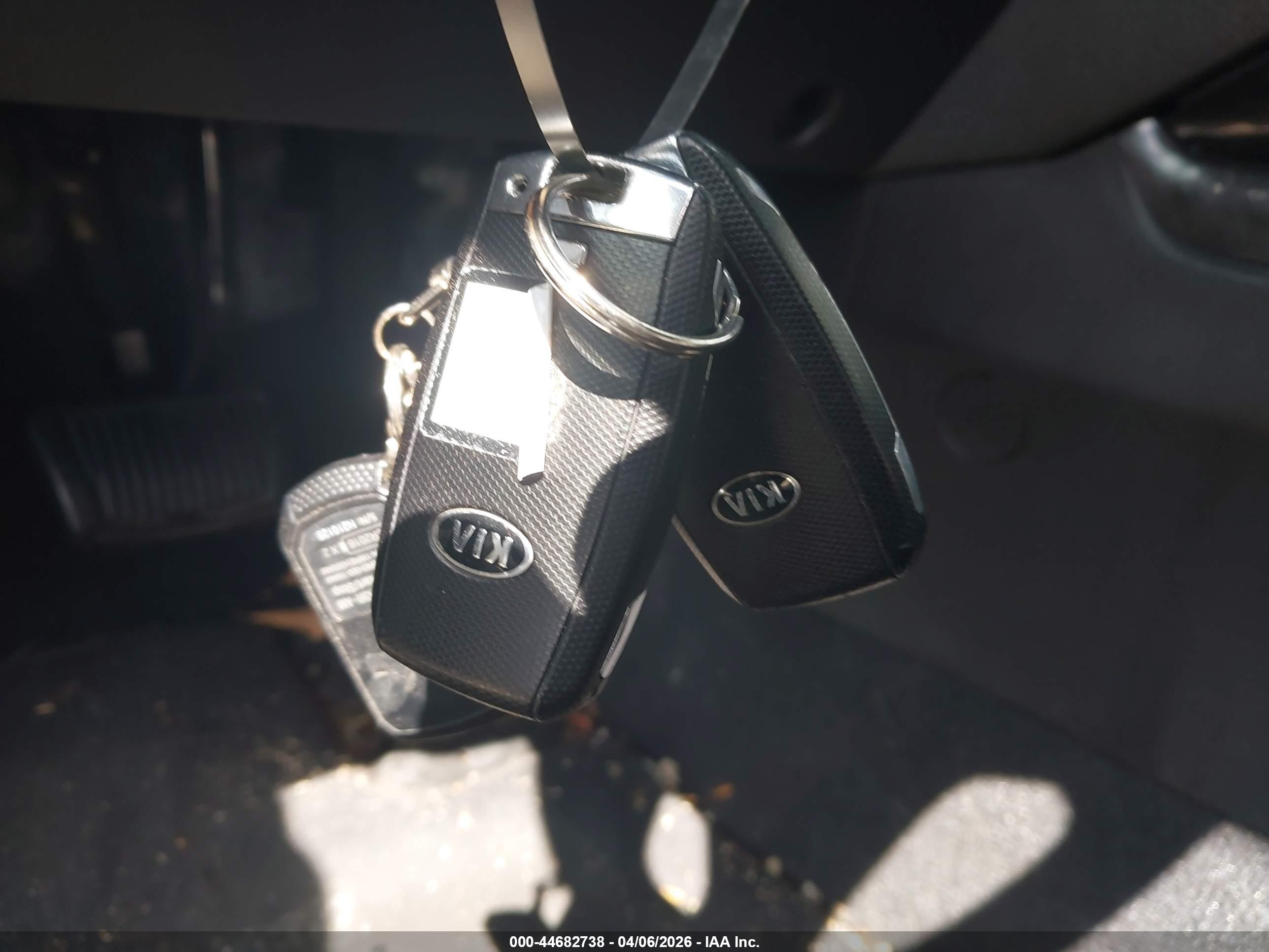 KIA SORENTO image 11