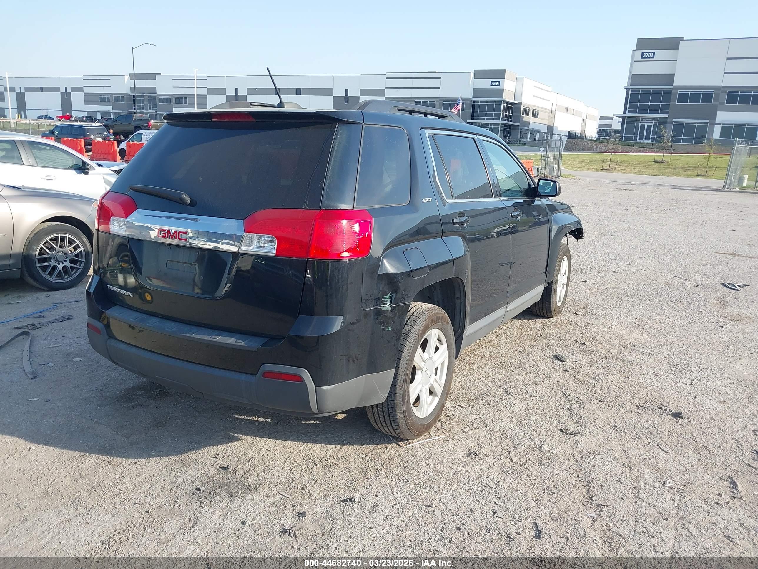 GMC TERRAIN image 4