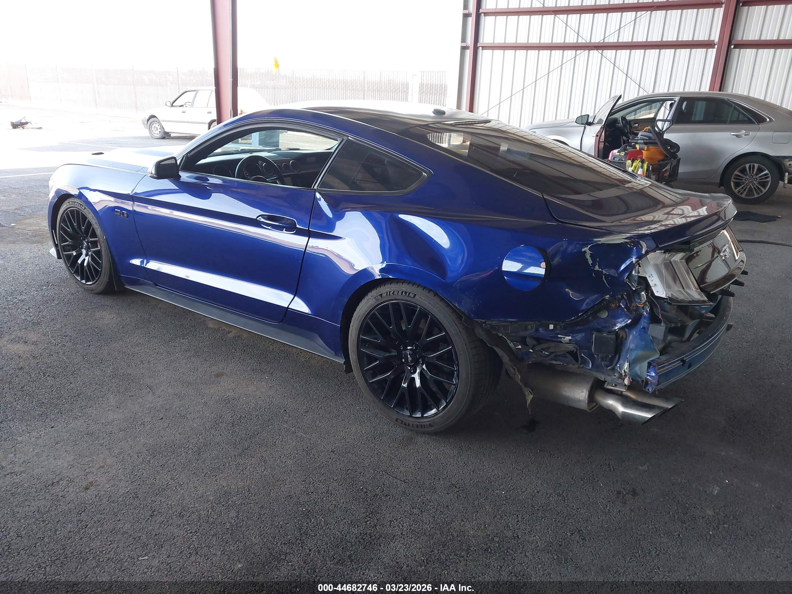 FORD MUSTANG image 3
