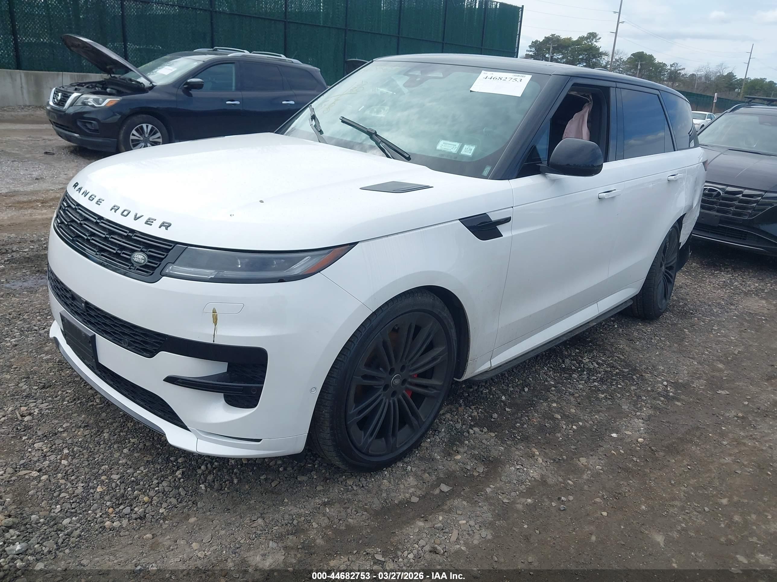 LAND ROVER image 2