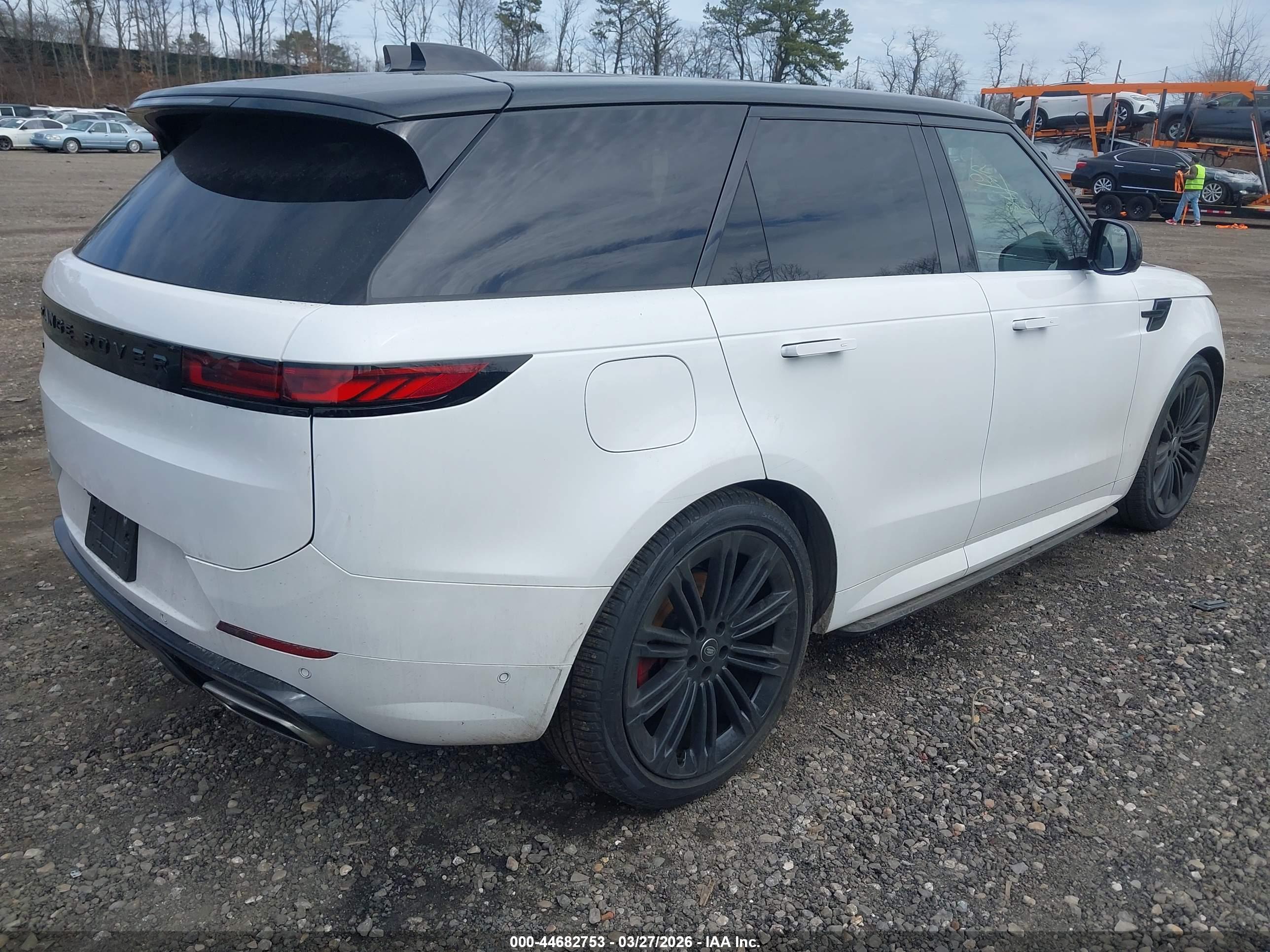 LAND ROVER image 4