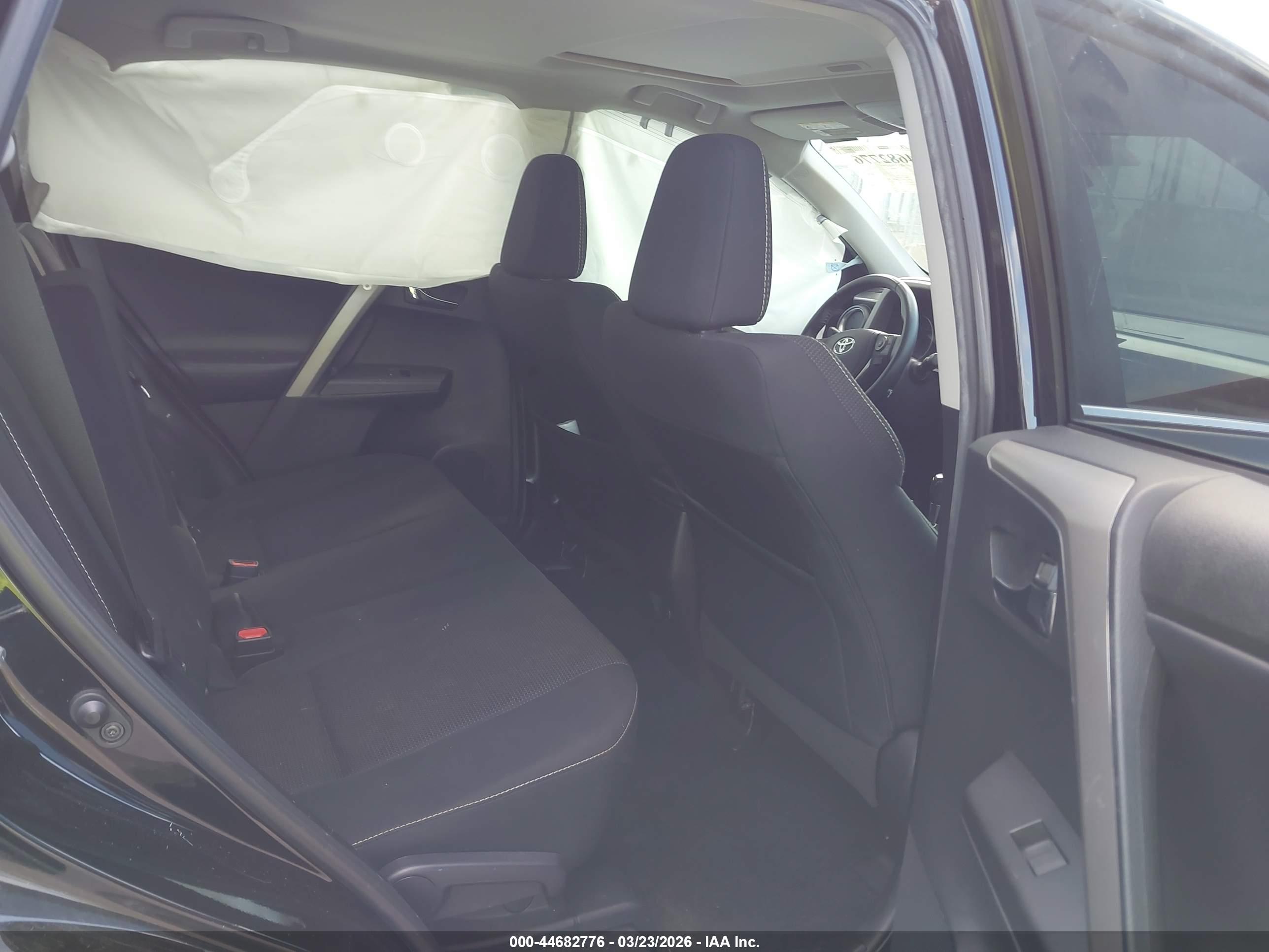 TOYOTA RAV4 image 8
