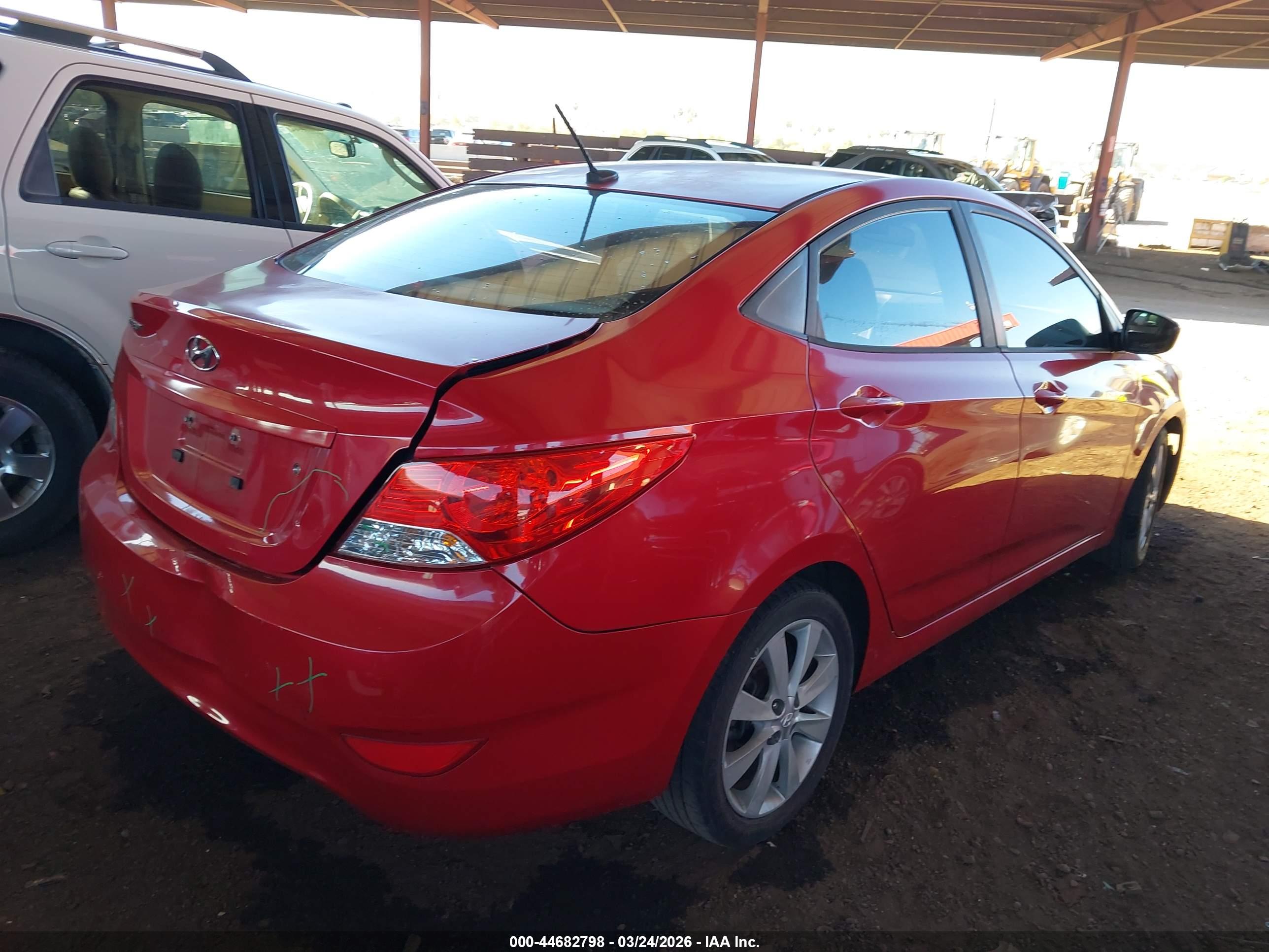 HYUNDAI ACCENT image 4