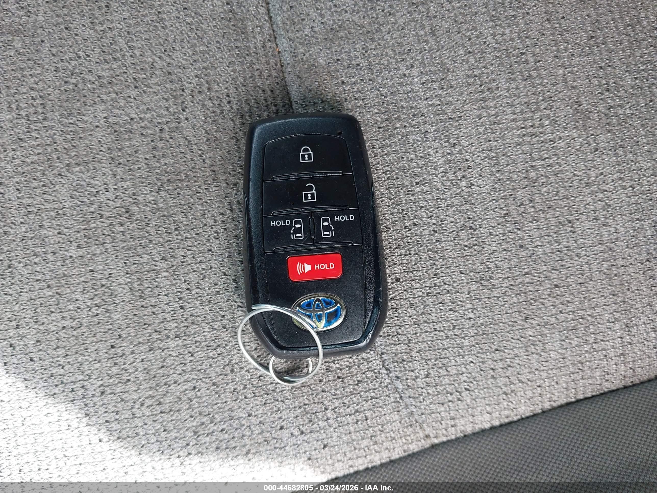 TOYOTA SIENNA image 11