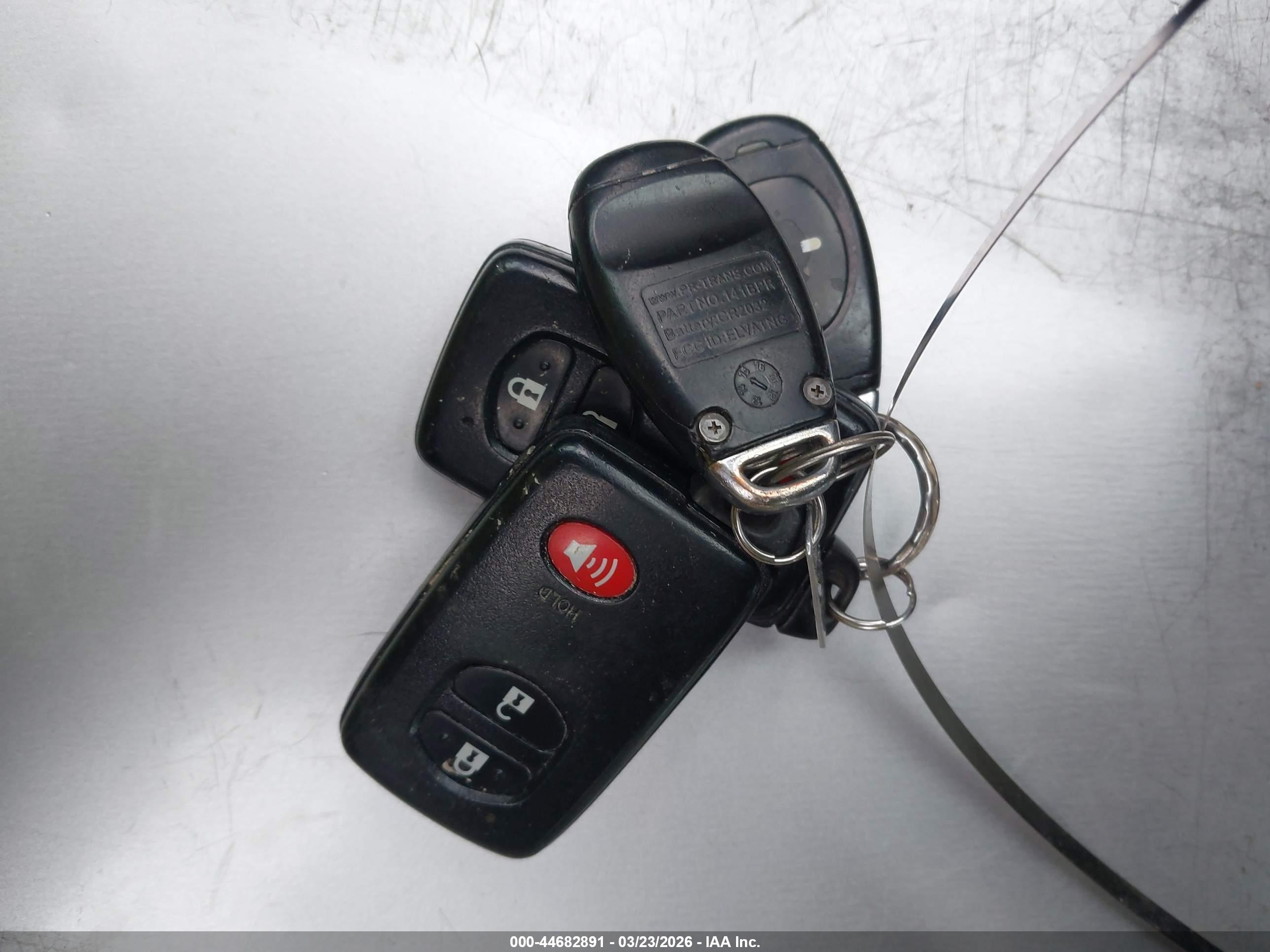 TOYOTA RAV4 image 11