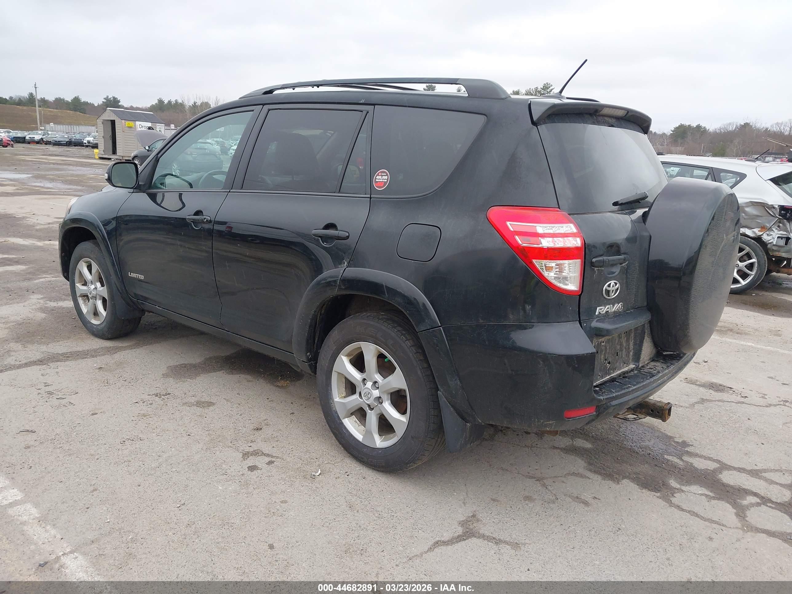 TOYOTA RAV4 image 3