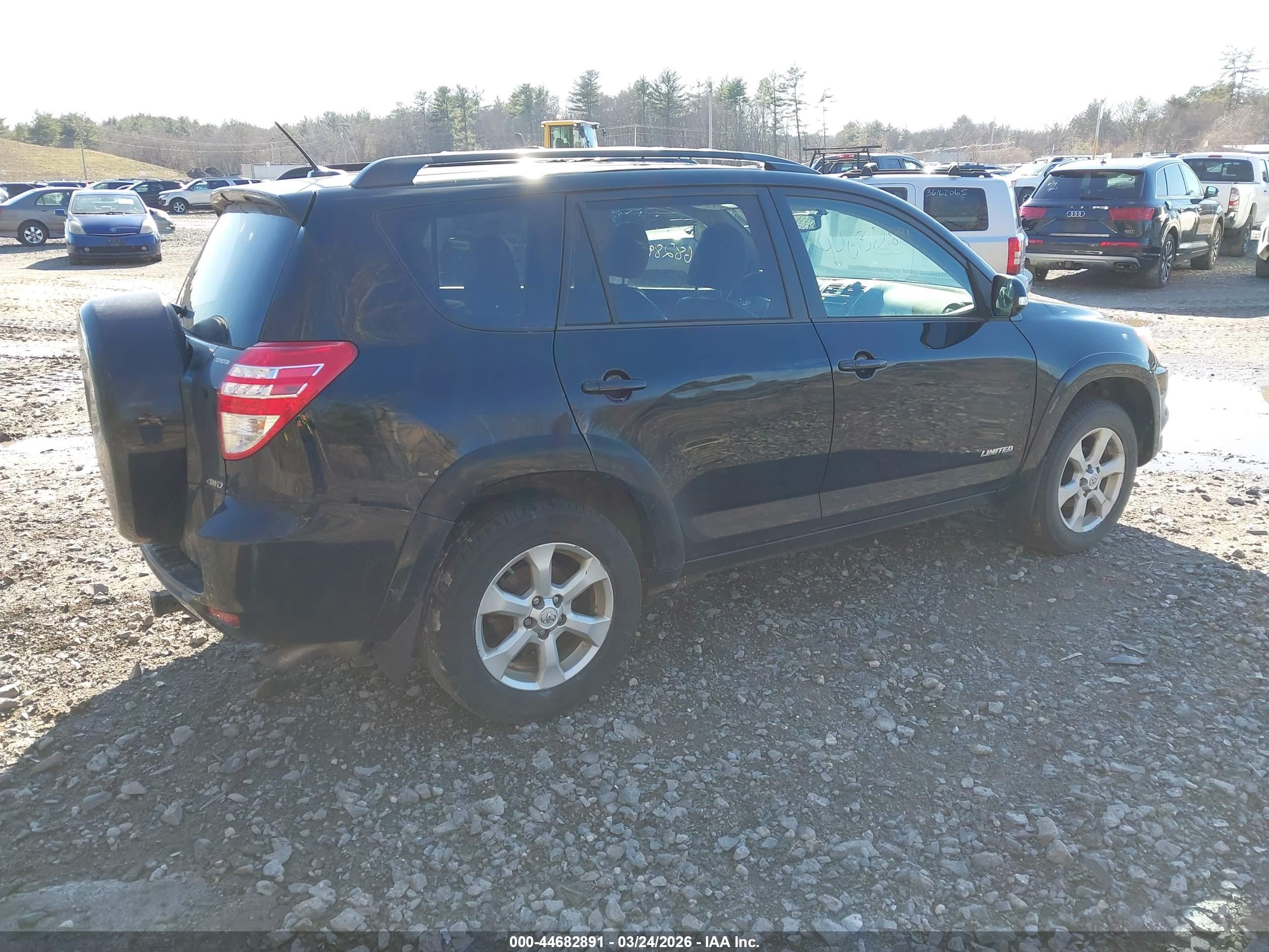 TOYOTA RAV4 image 4