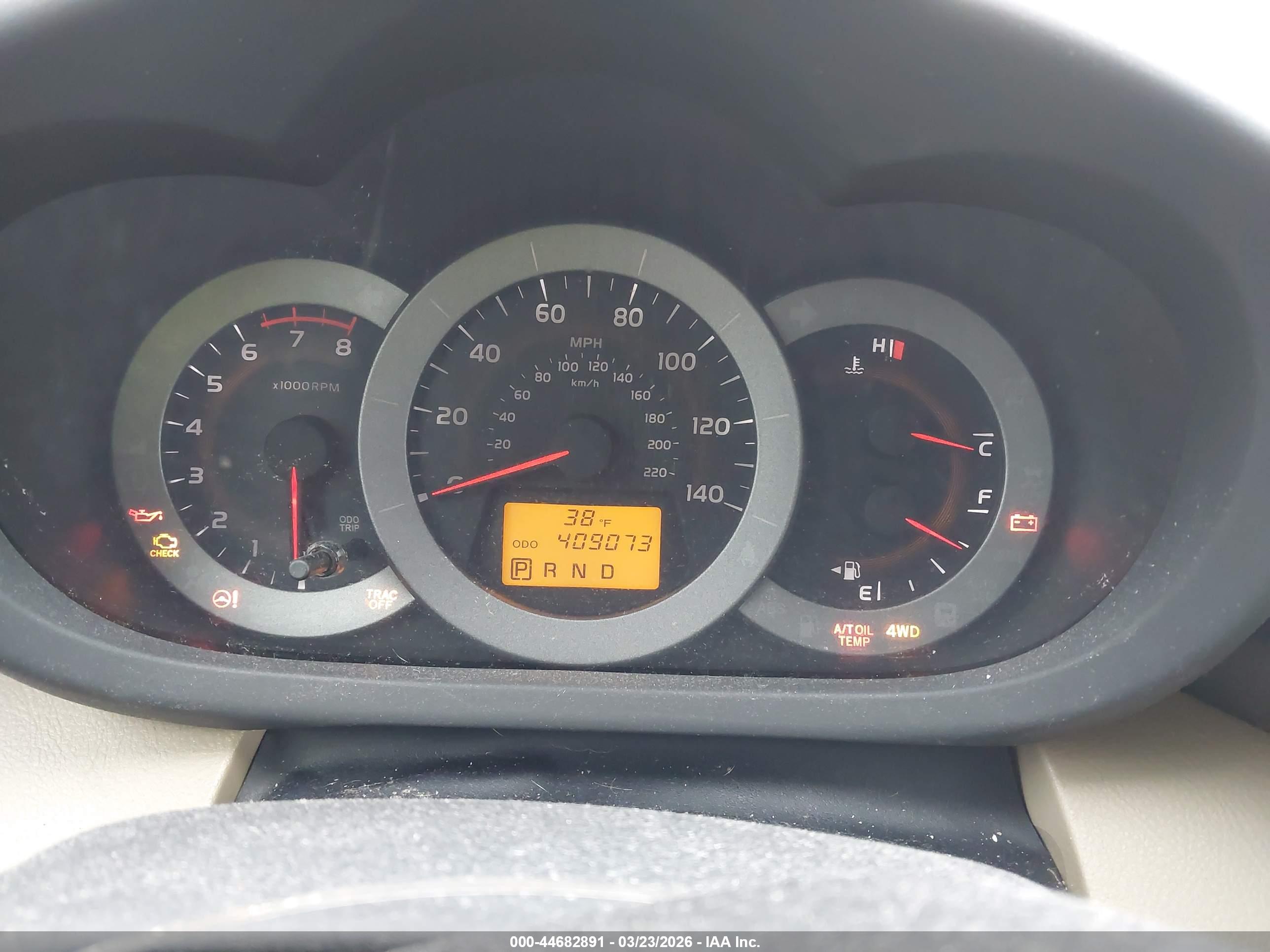 TOYOTA RAV4 image 7