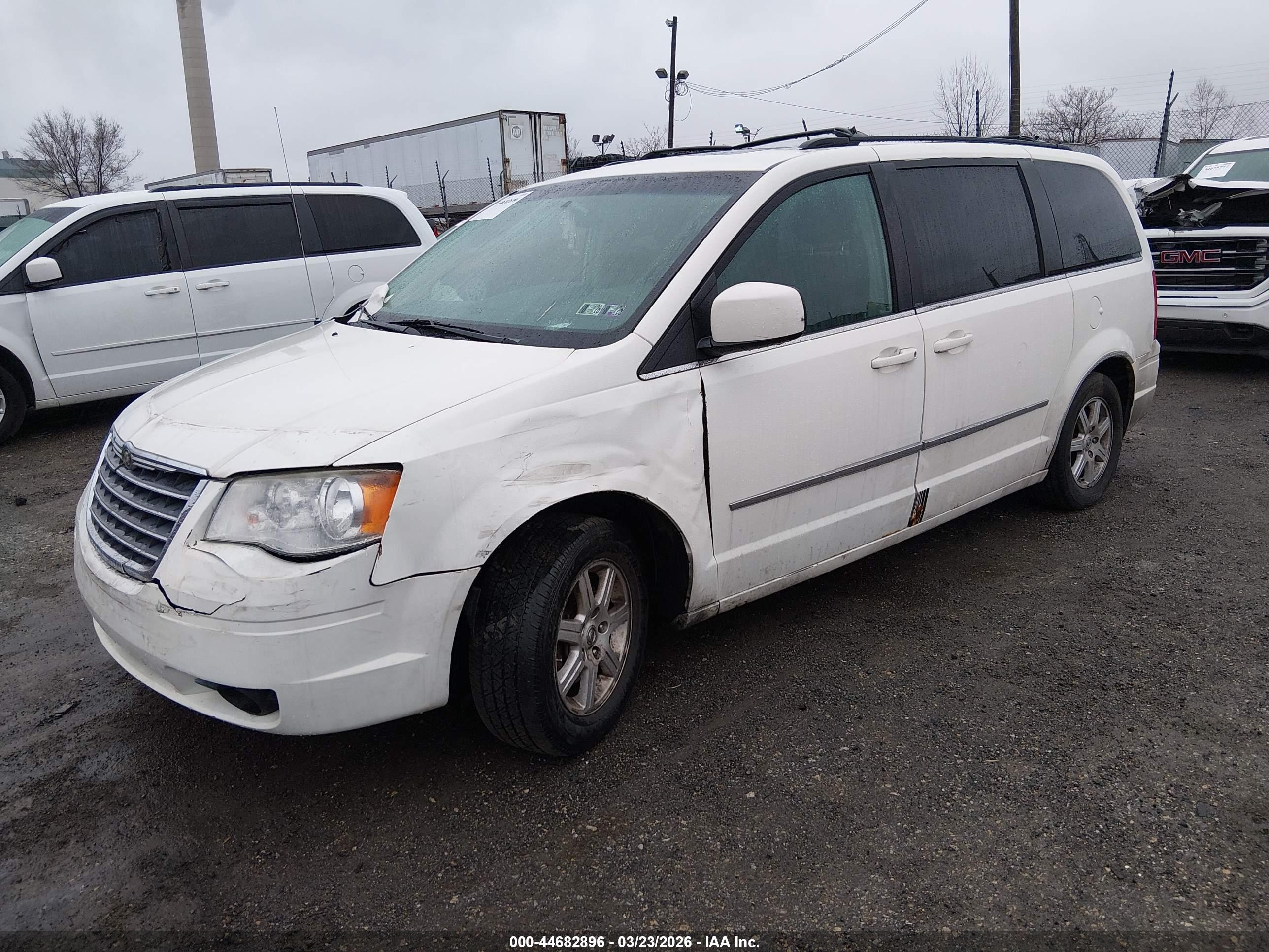 CHRYSLER TOWN image 2