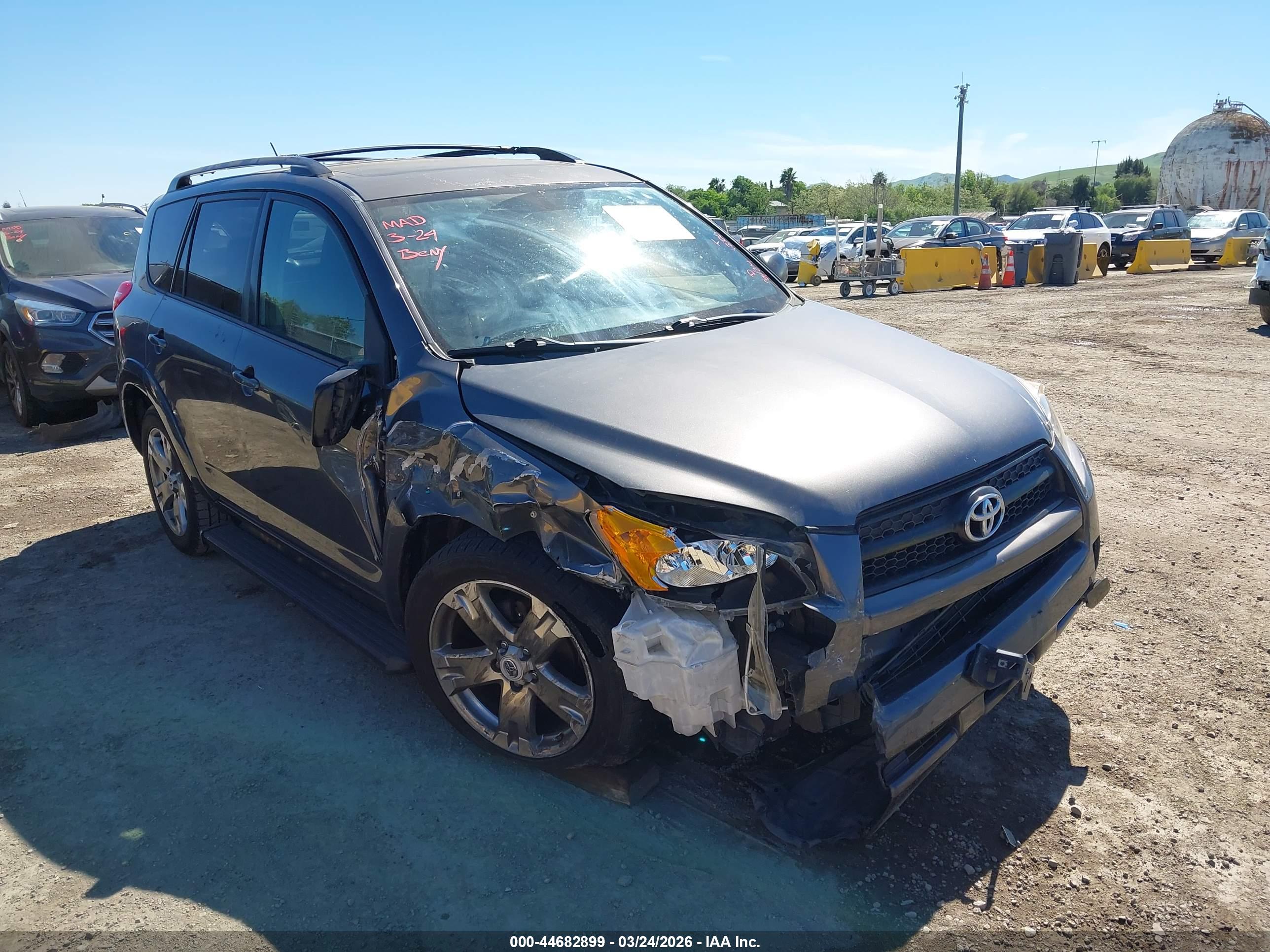 TOYOTA RAV4 image 6