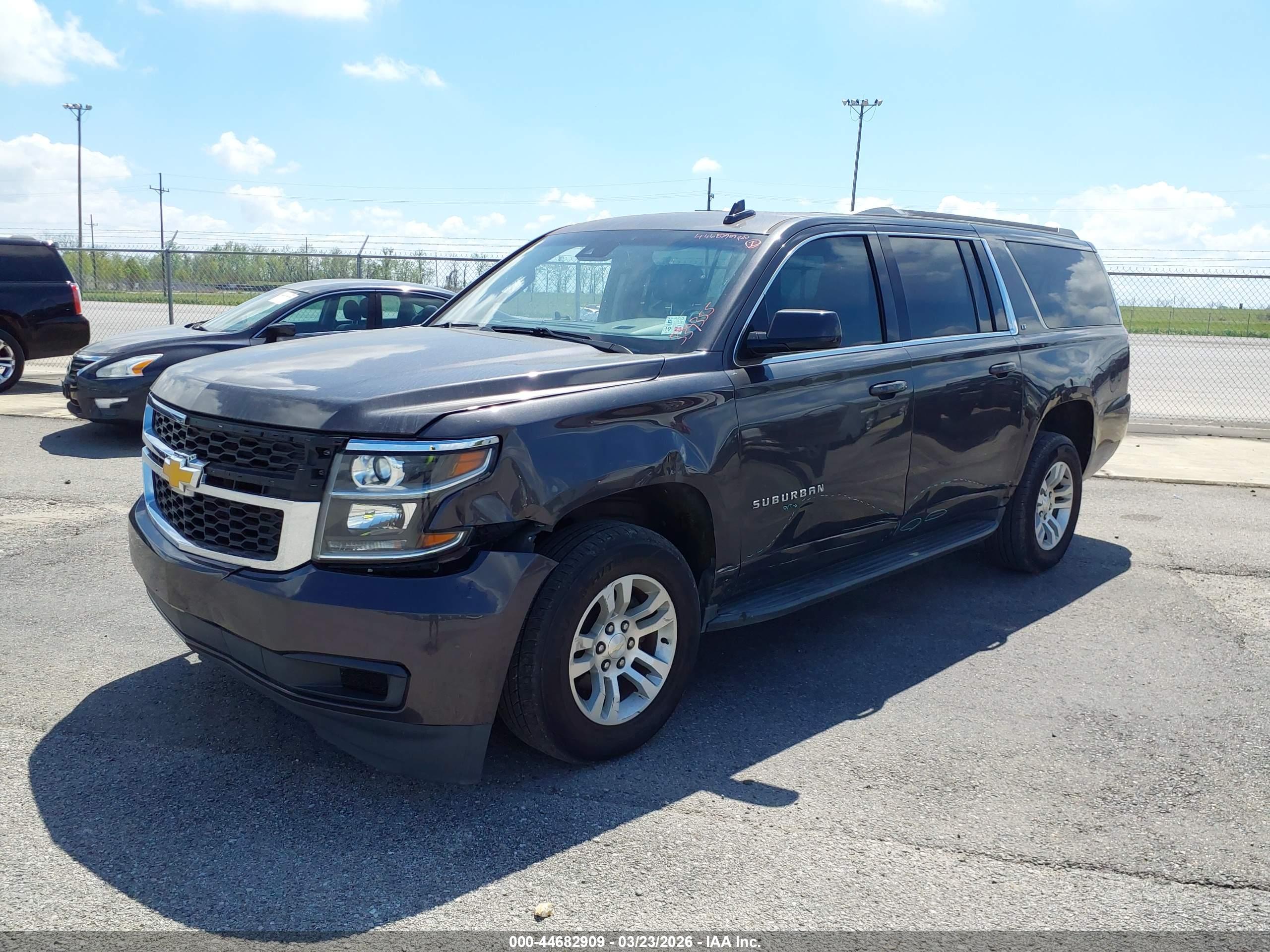 CHEVROLET SUBURBAN image 2